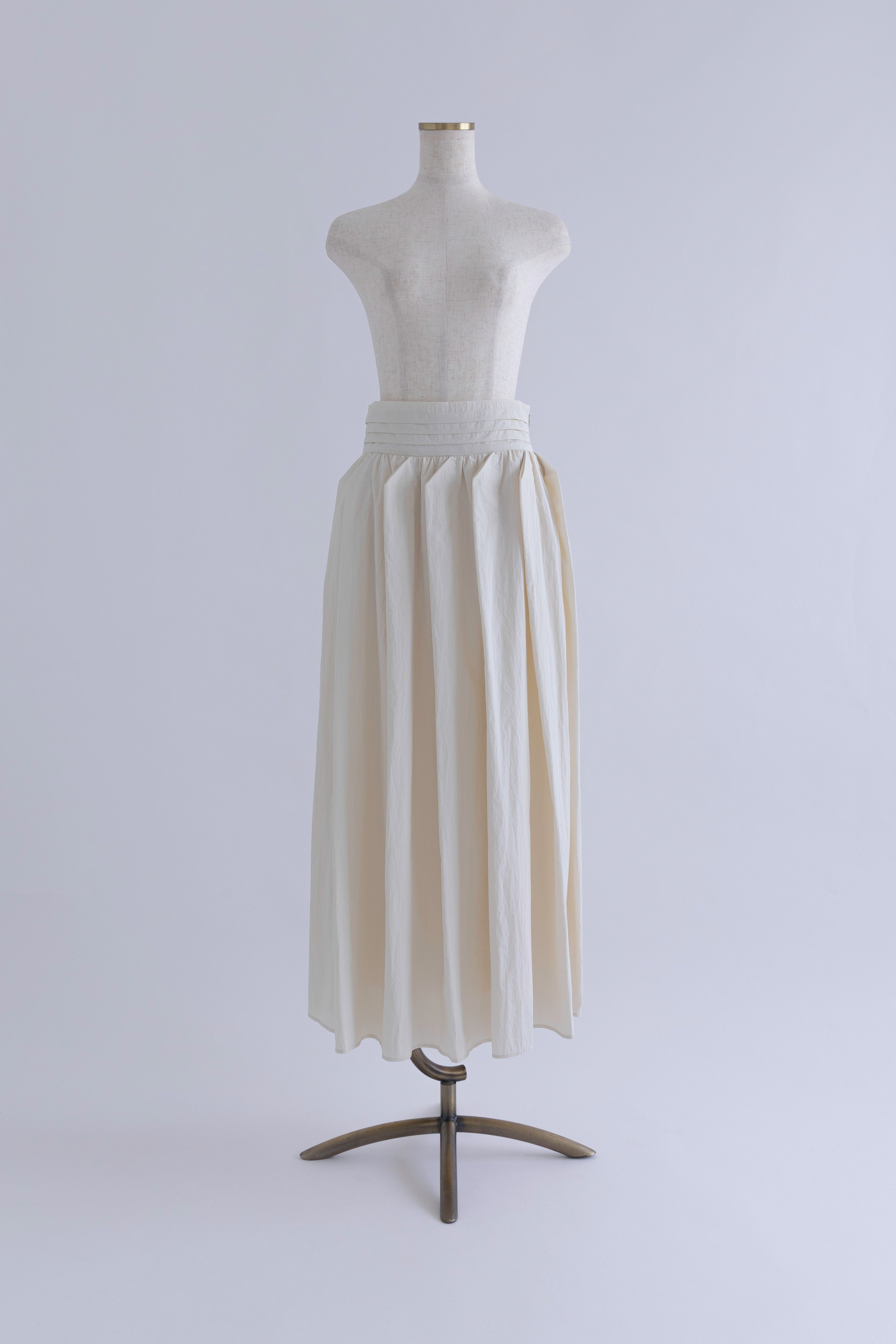 着用カラー:オフホワイト