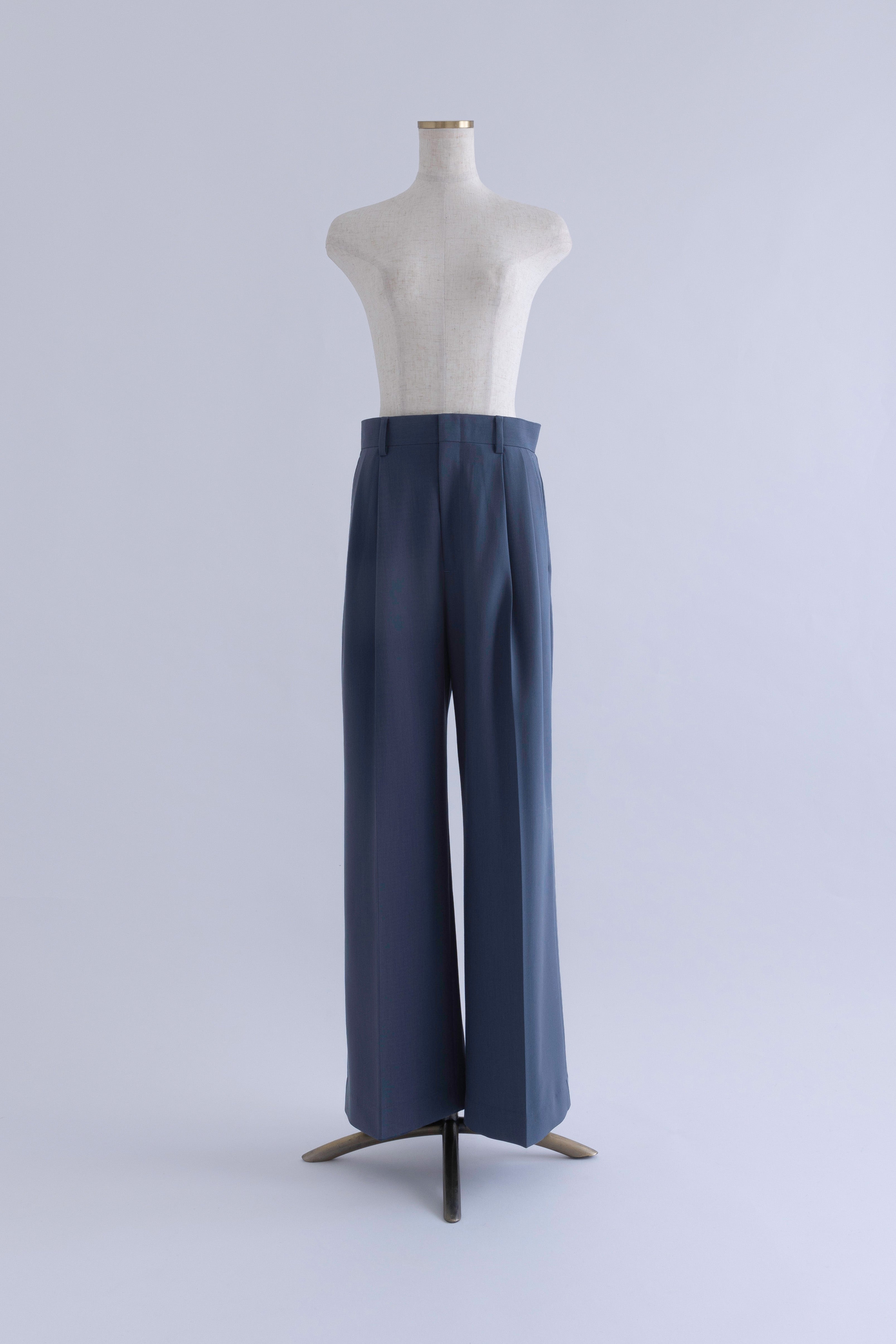 着用カラー:ブルー