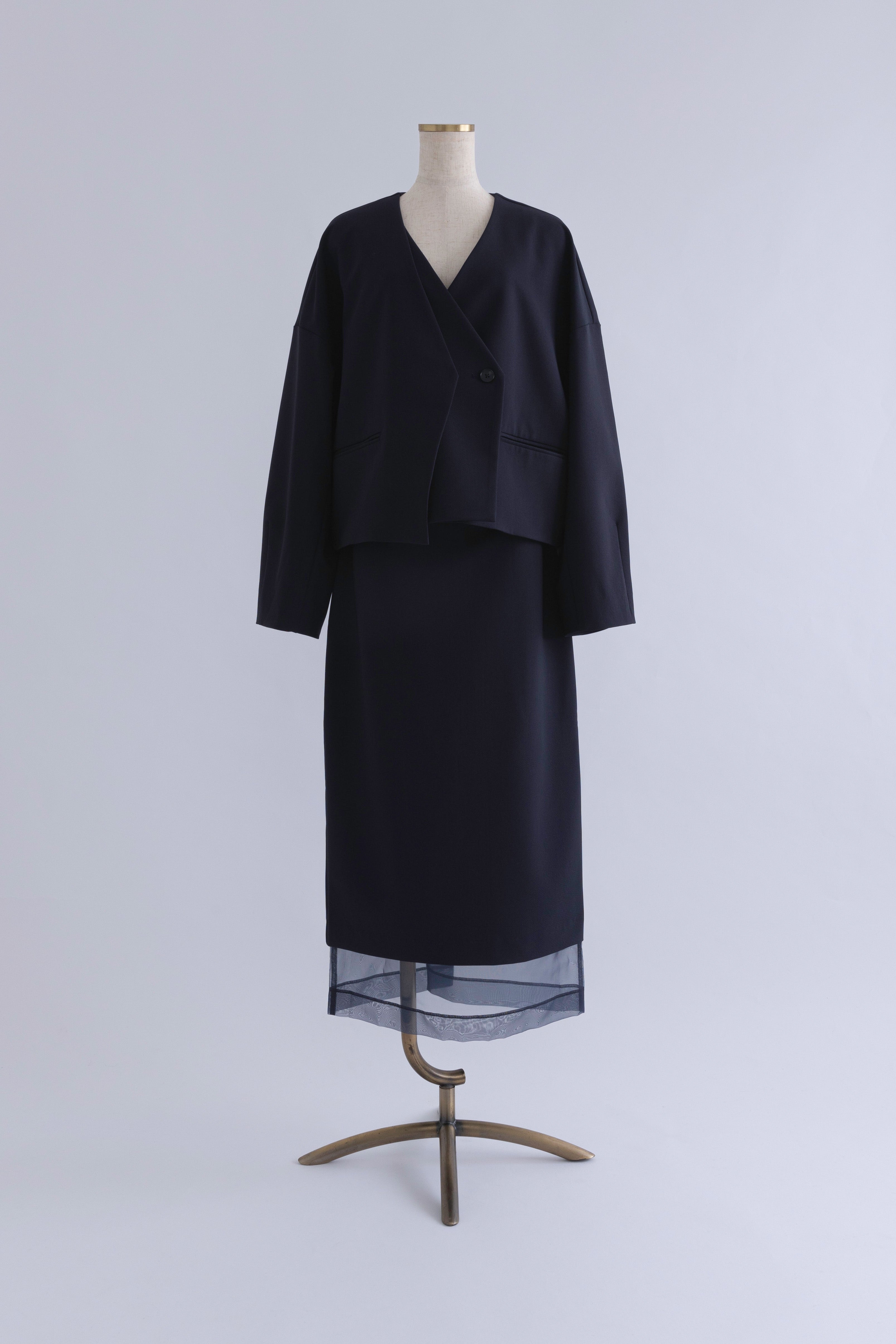 着用カラー:ネイビー