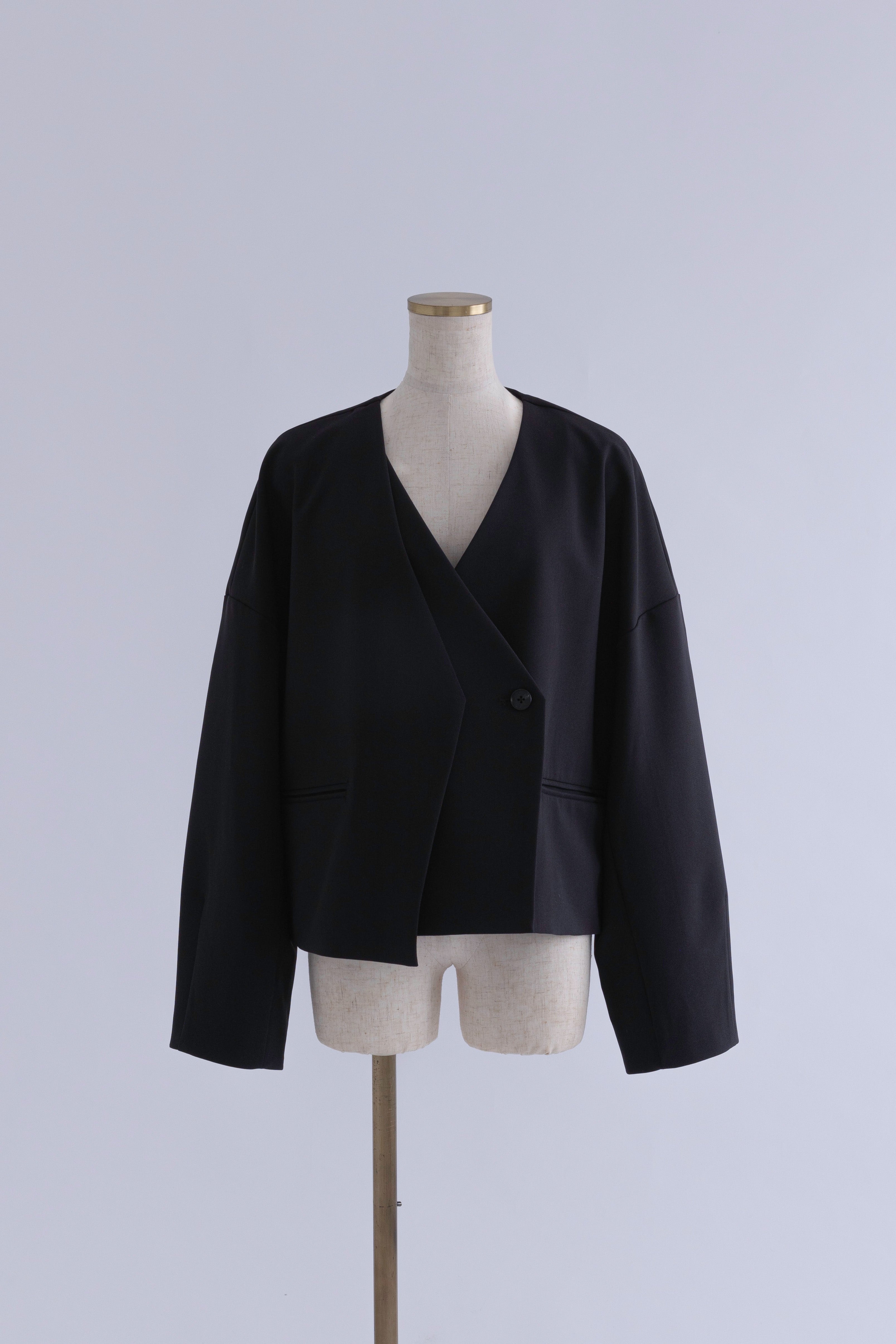 着用カラー:ブラック