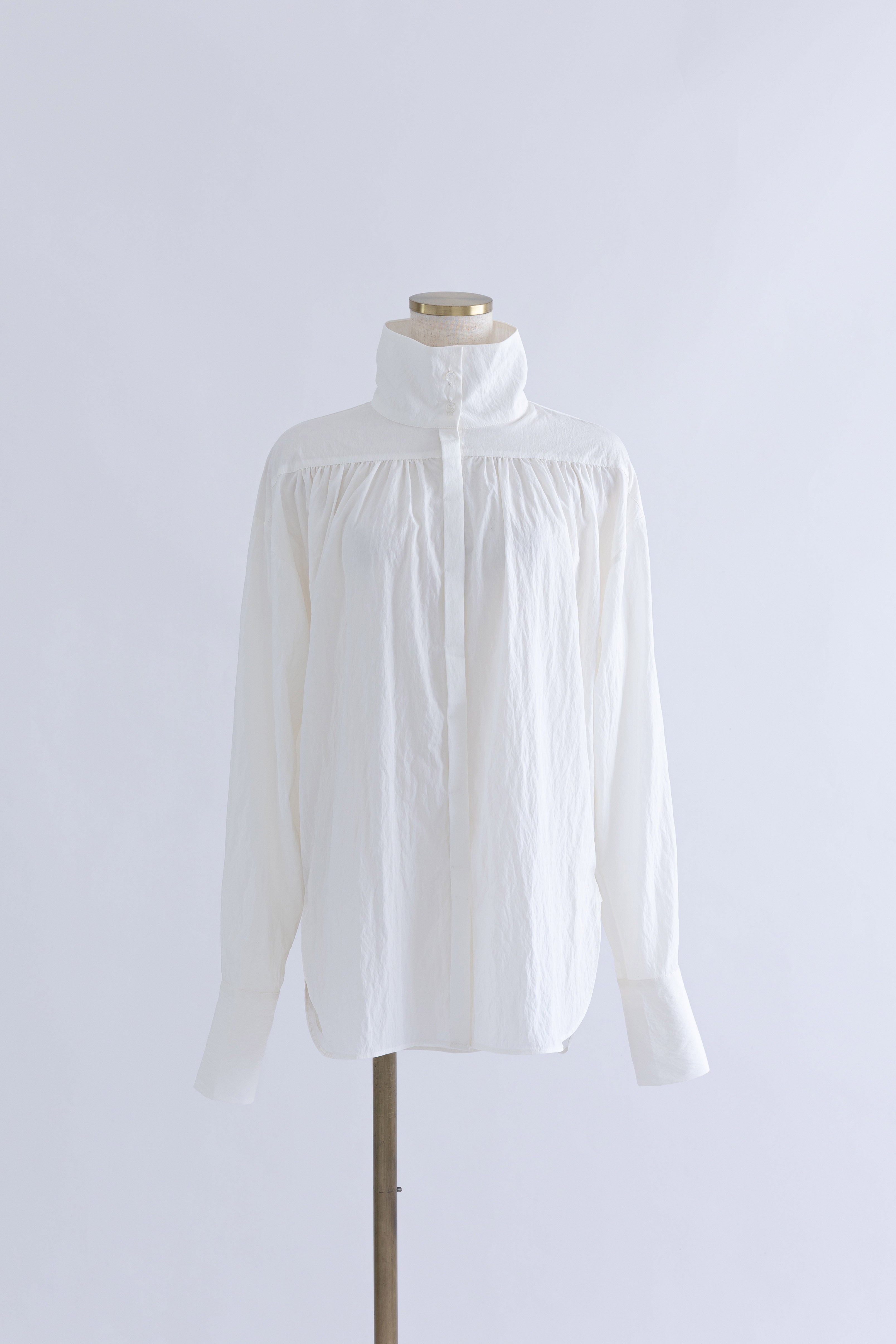 着用カラー:ホワイト