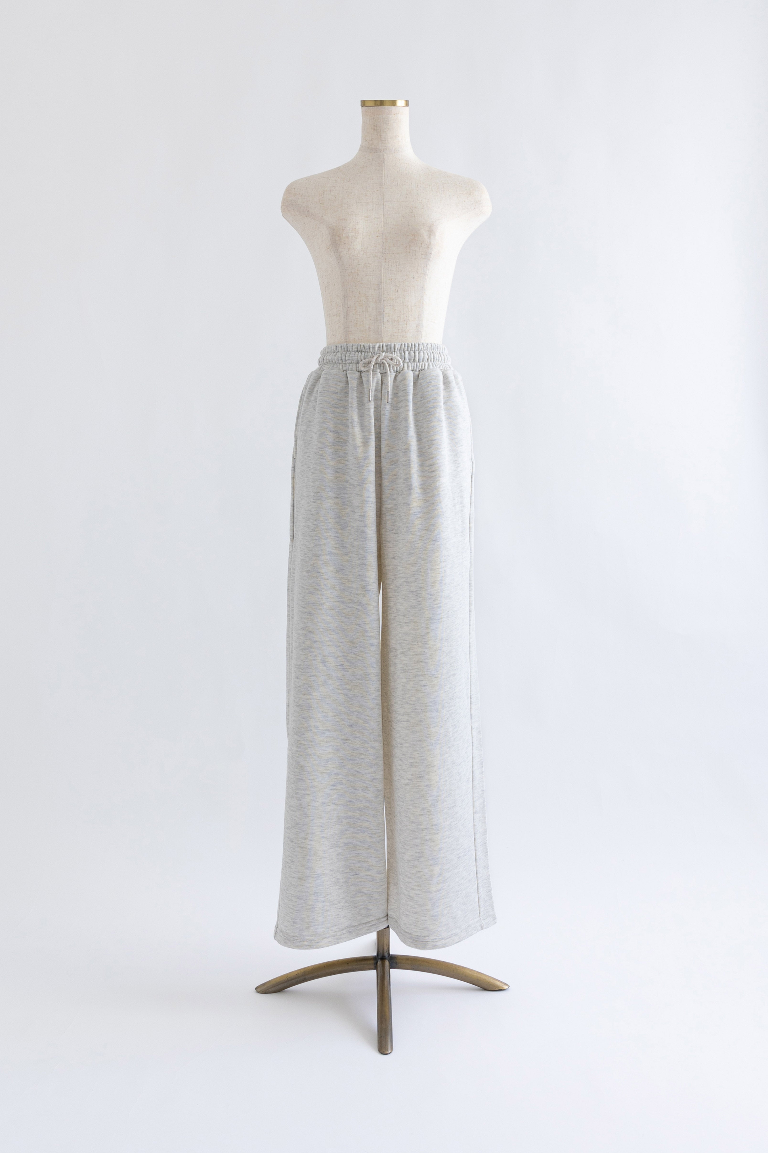 着用カラー:オートミール