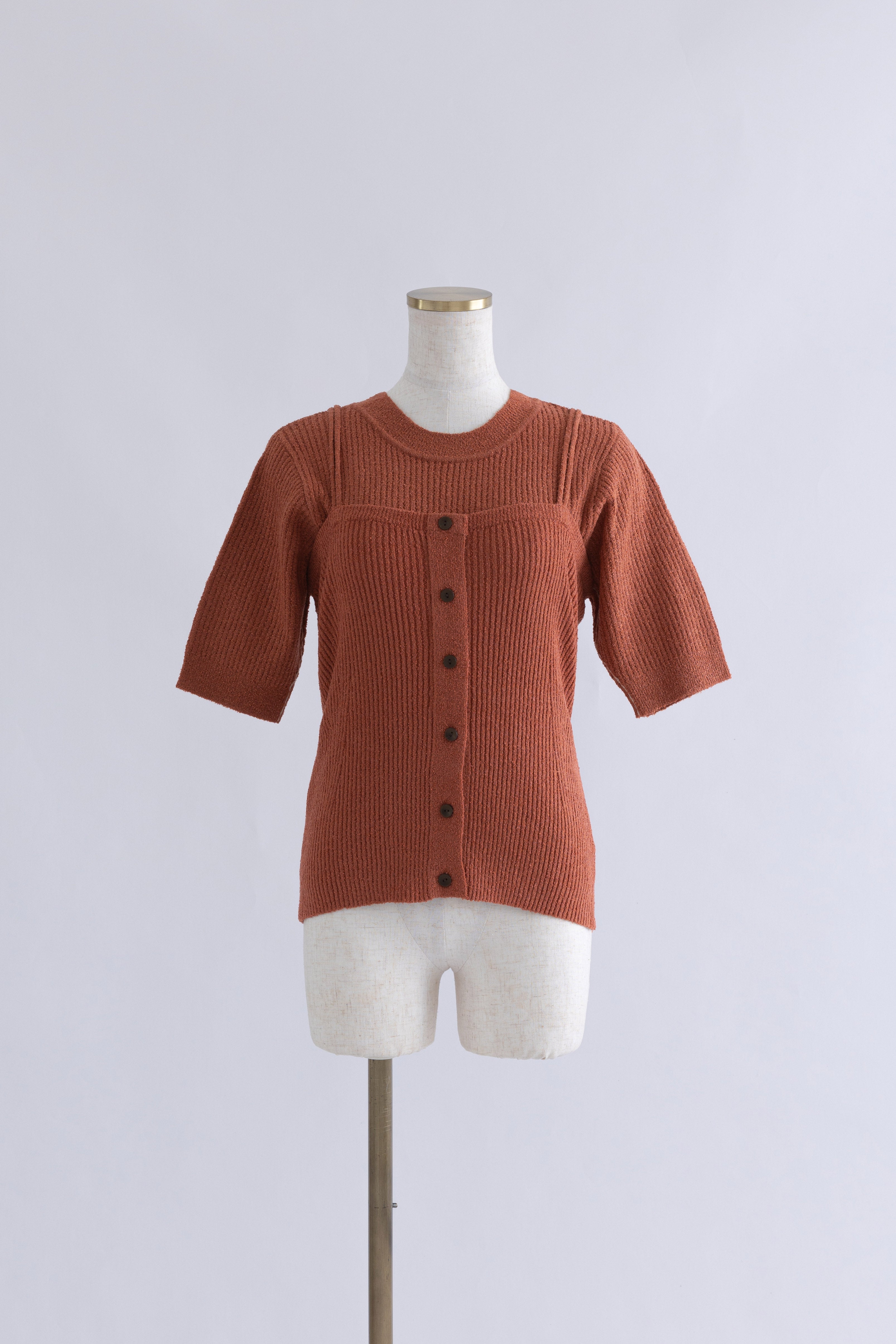 着用カラー:ブラウン