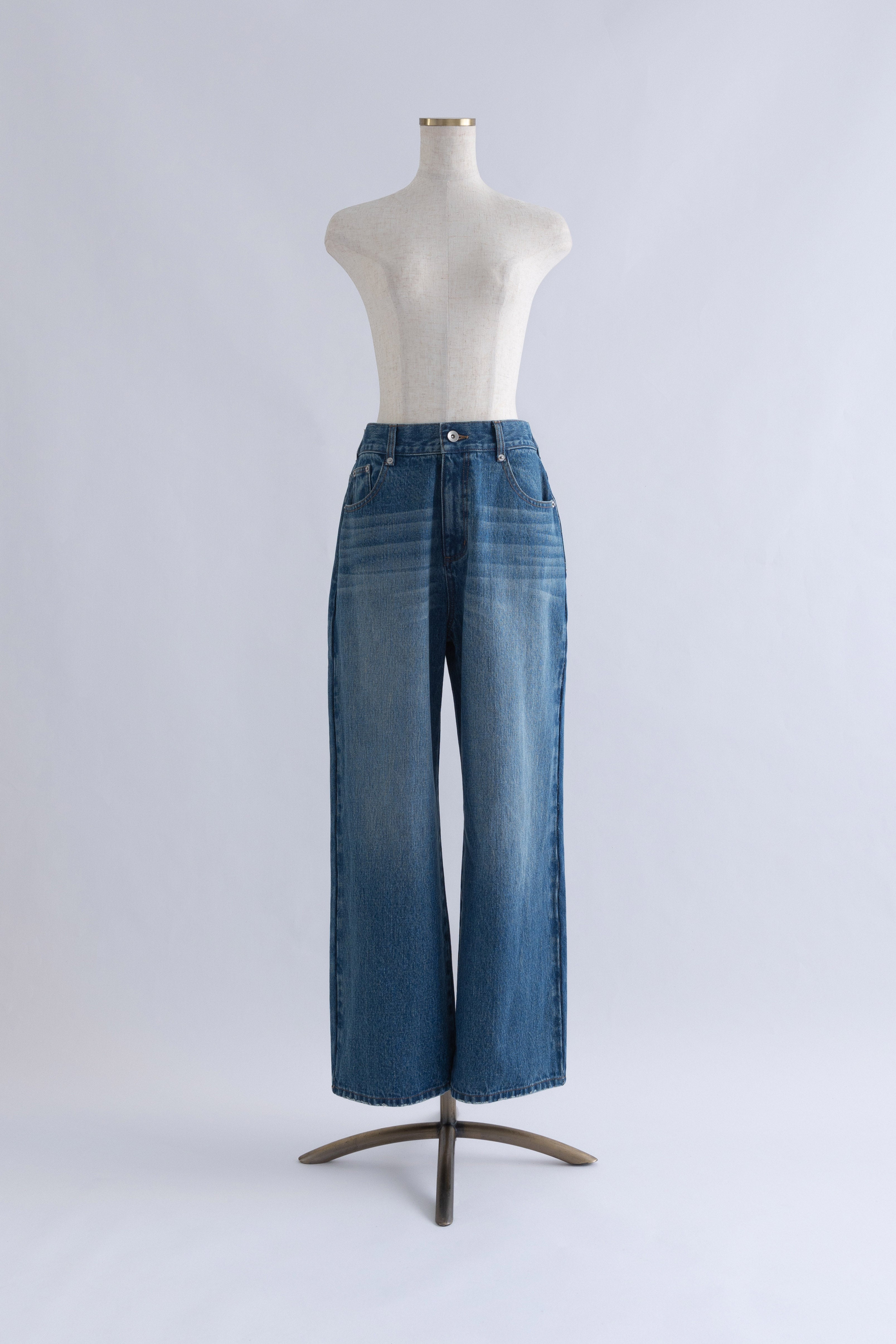 着用カラー:ブルー