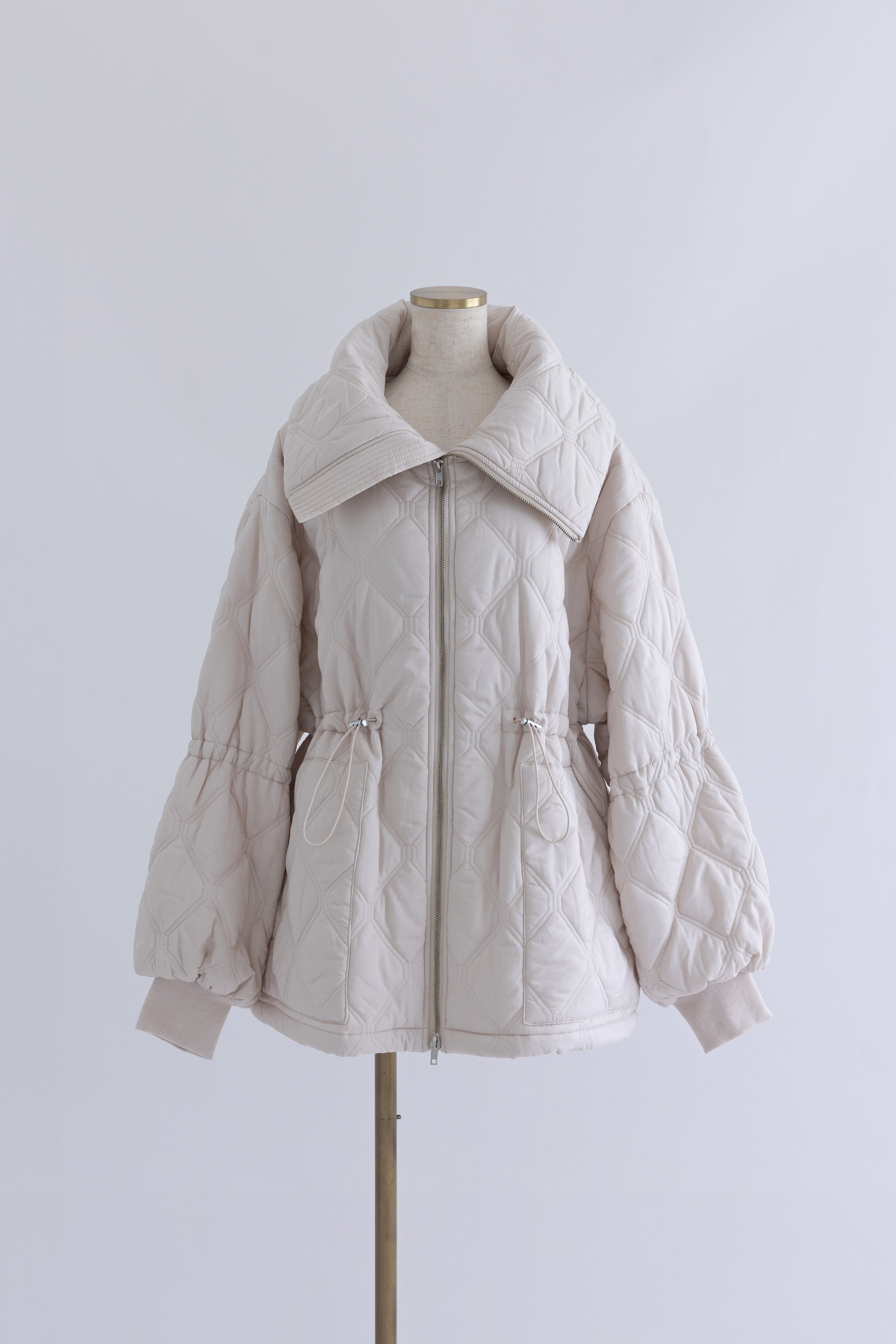 着用カラー:アイボリー