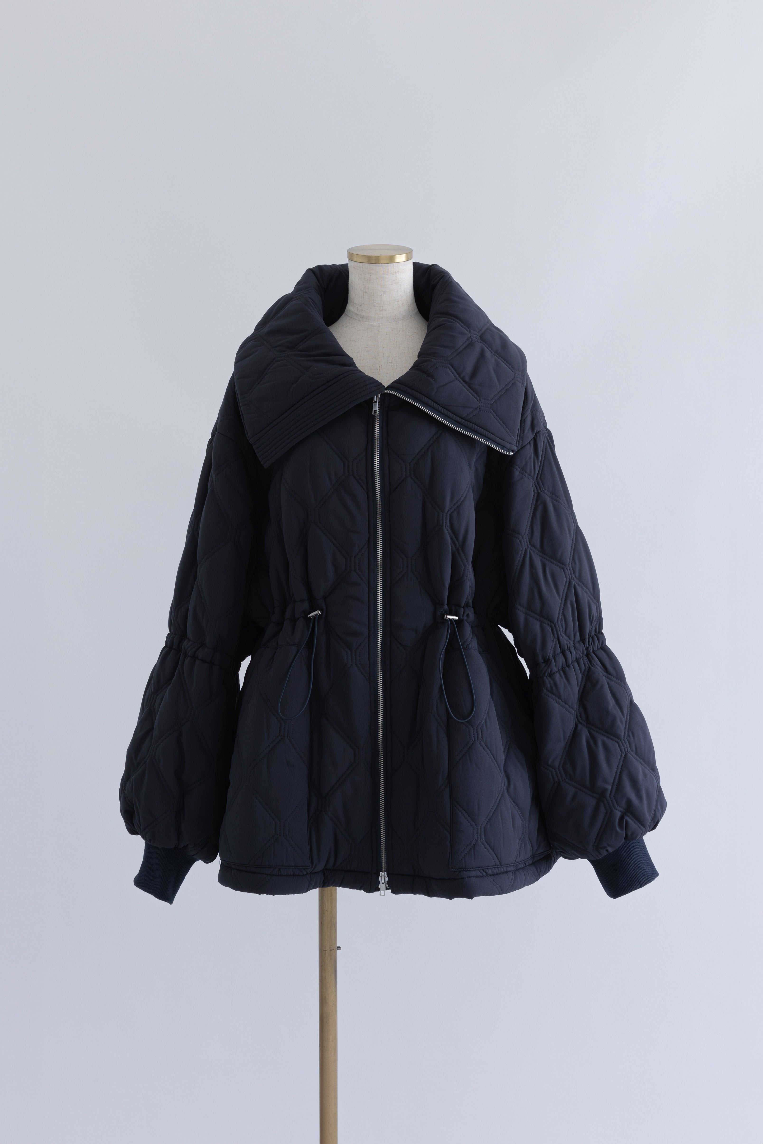 着用カラー:ネイビー