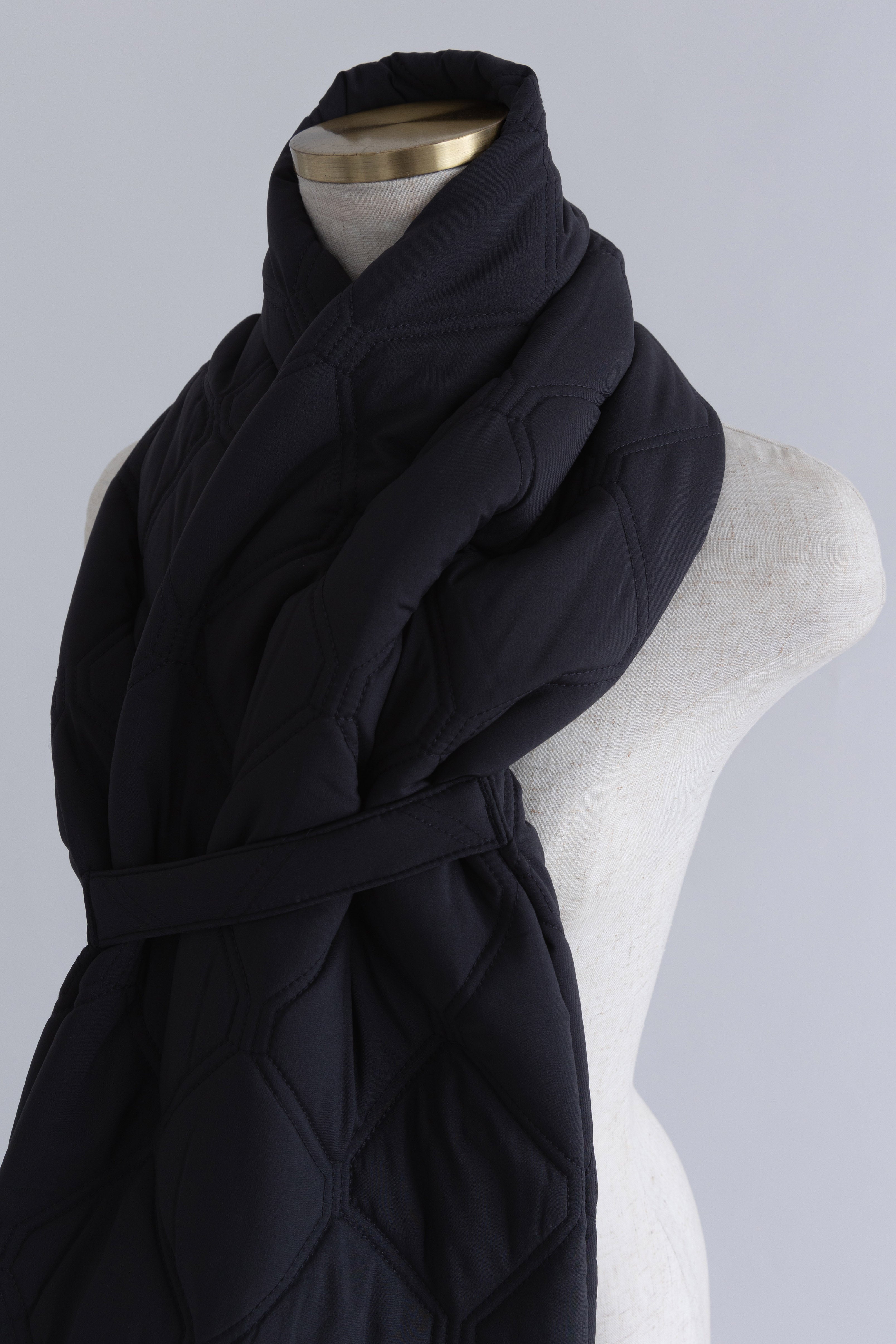 Quilting Muffler ネイビー model:178cm NADIA