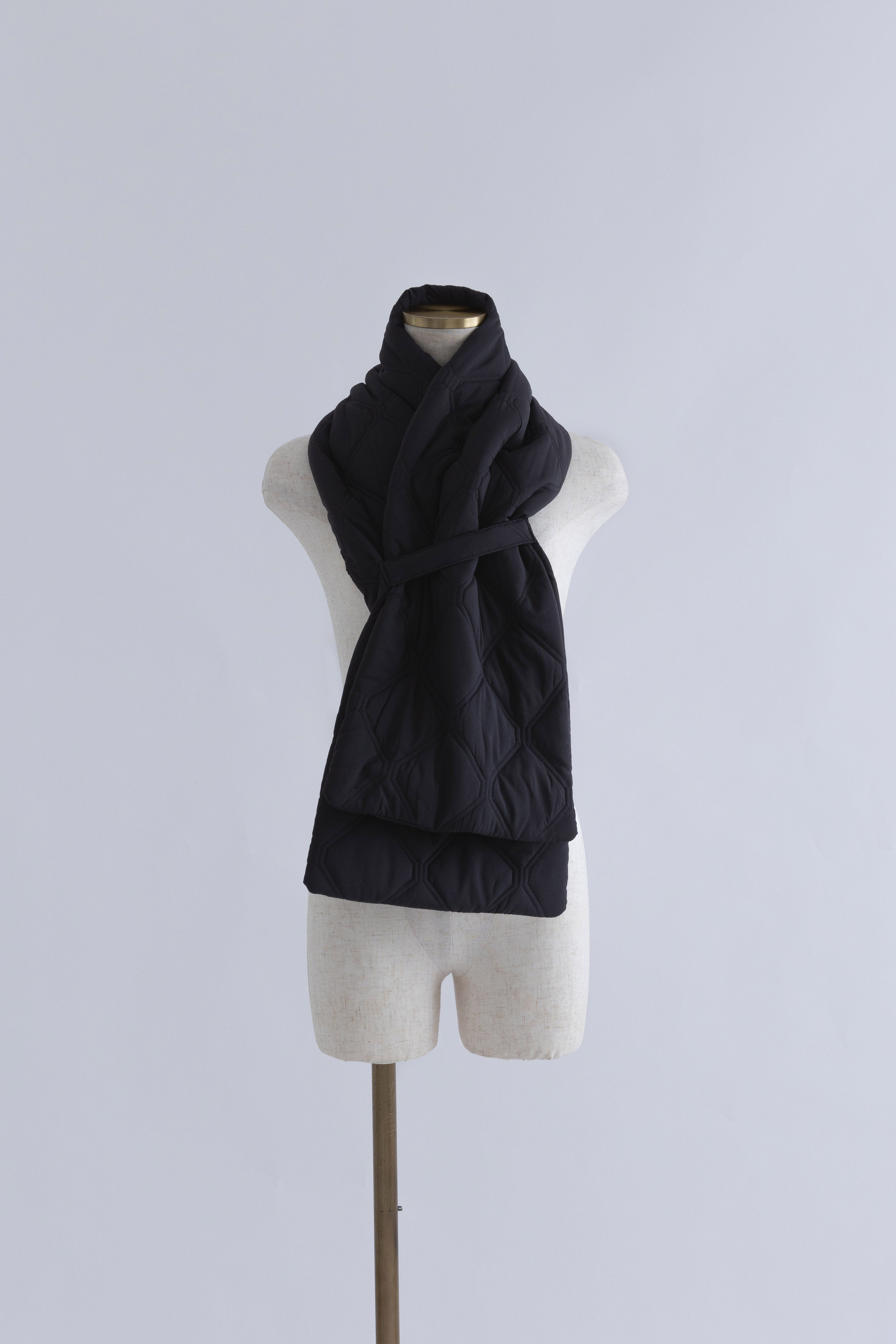 Quilting Muffler ネイビー model:178cm NADIA