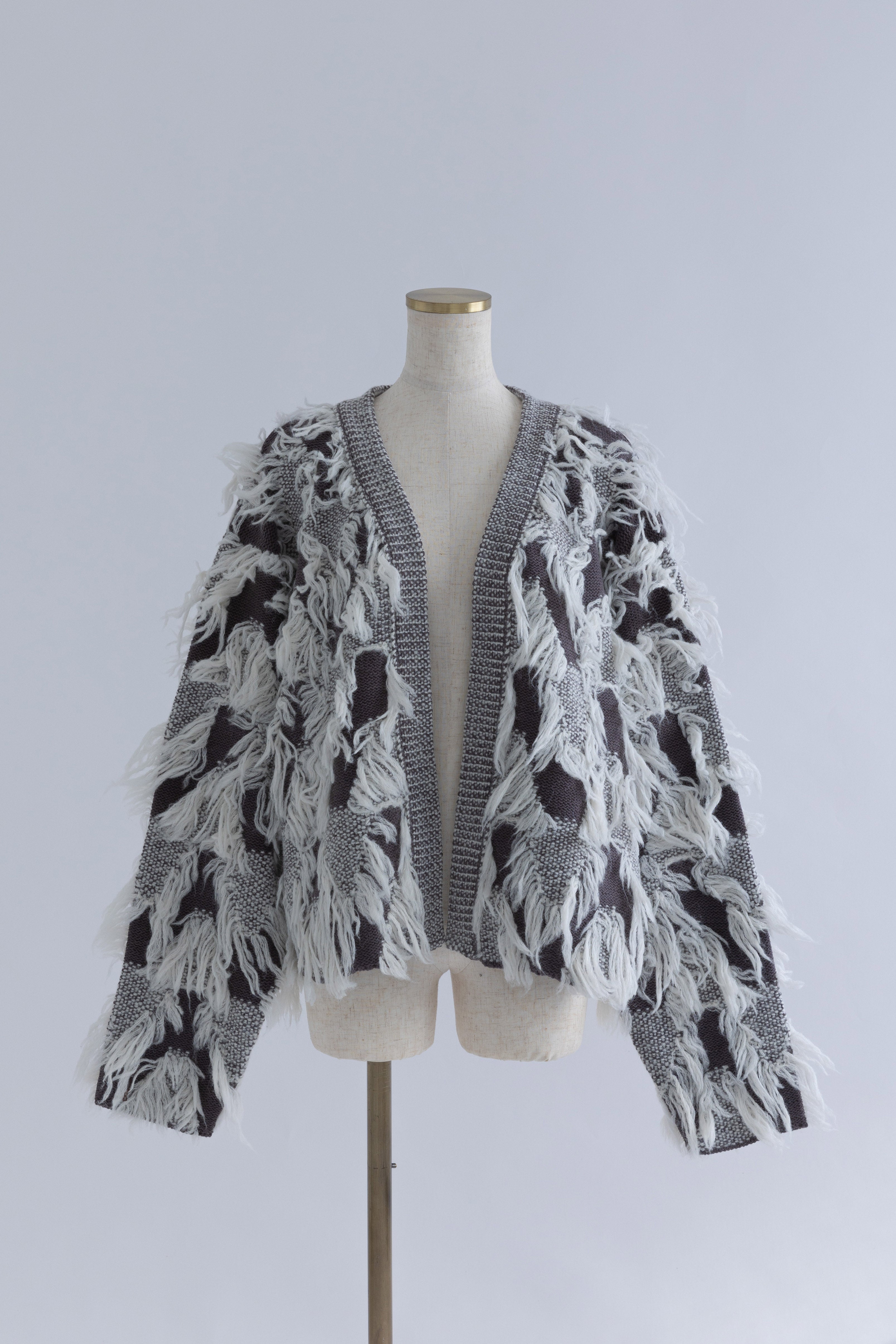 着用カラー:チャコール