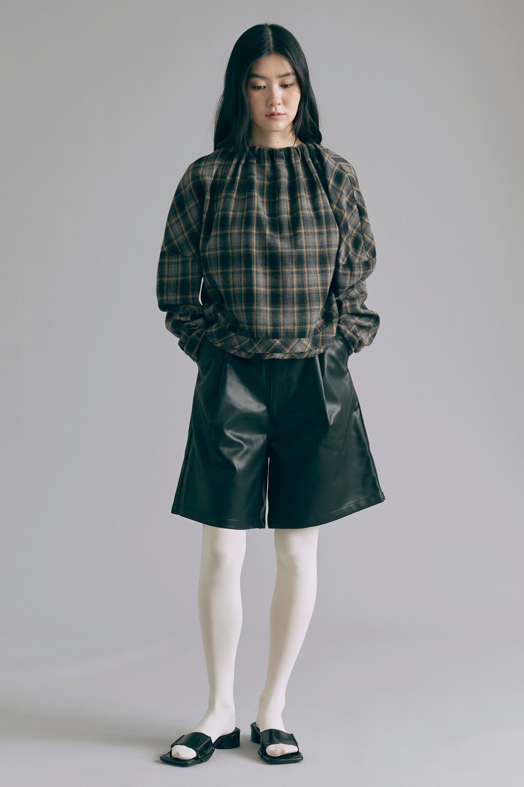 着用カラー:ブラック モデル身長:165㎝