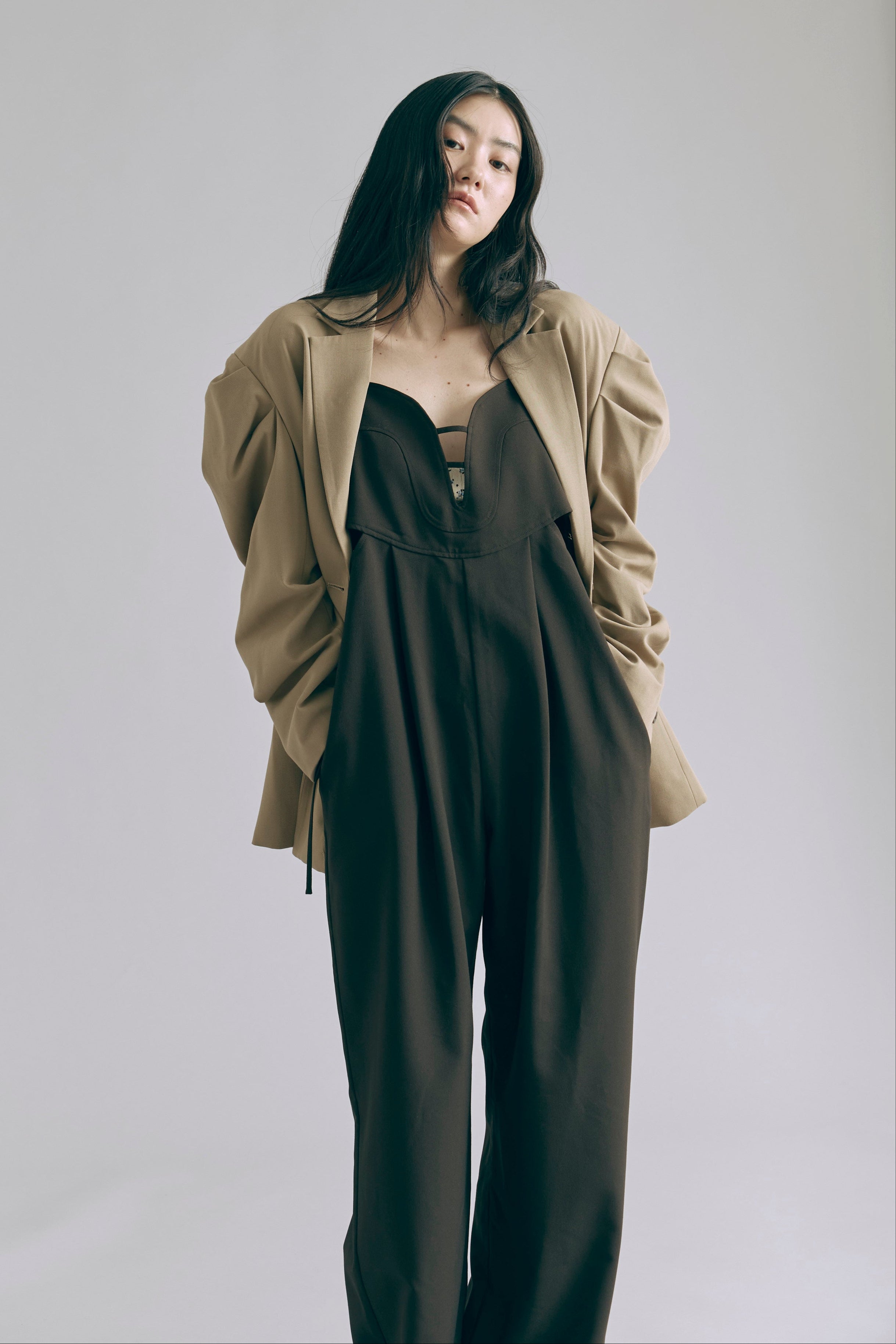 着用カラー:ダークブラウン 着用サイズ:1 モデル身長:165cm