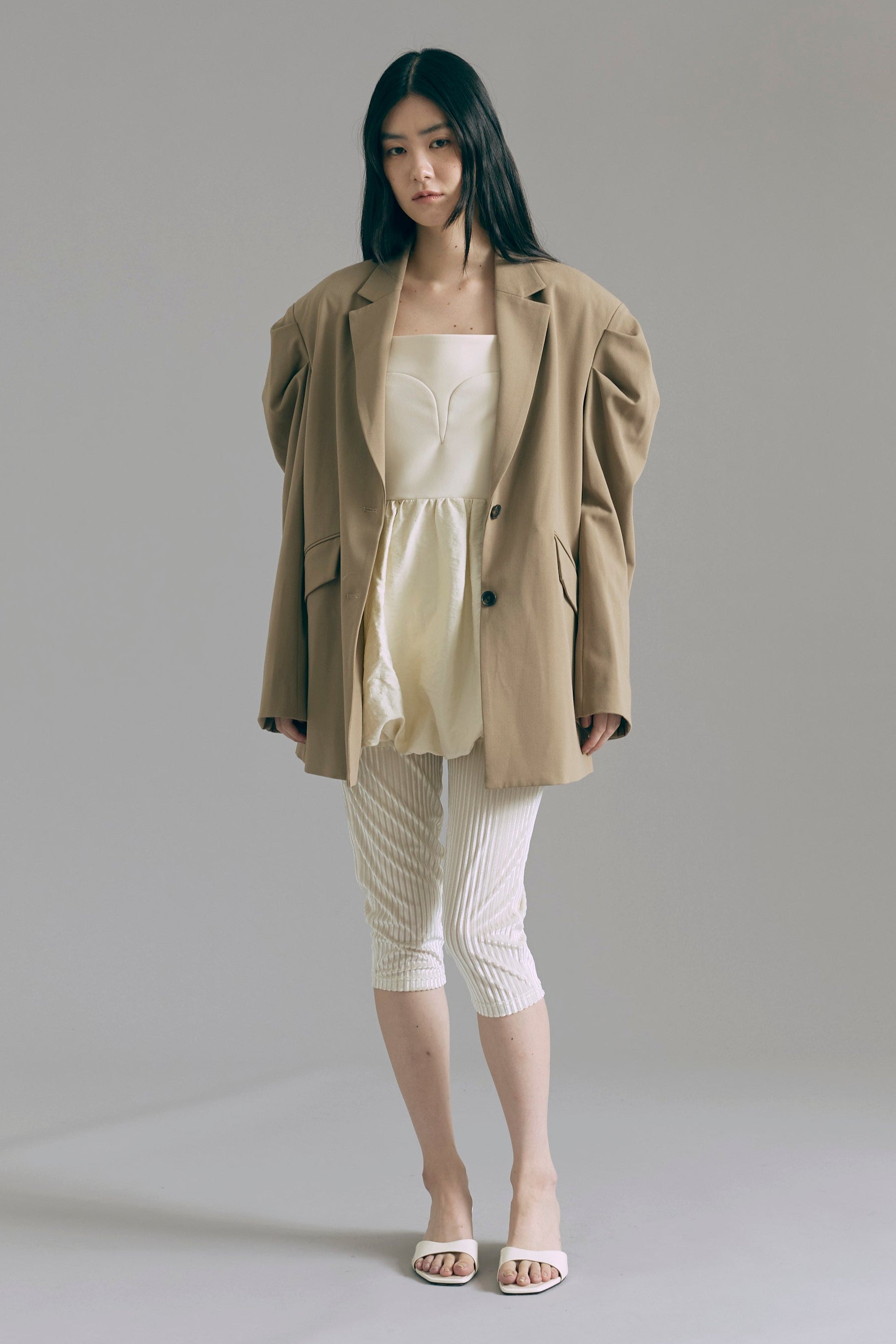 着用カラー:ベージュ 着用サイズ:1 モデル身長:165cm