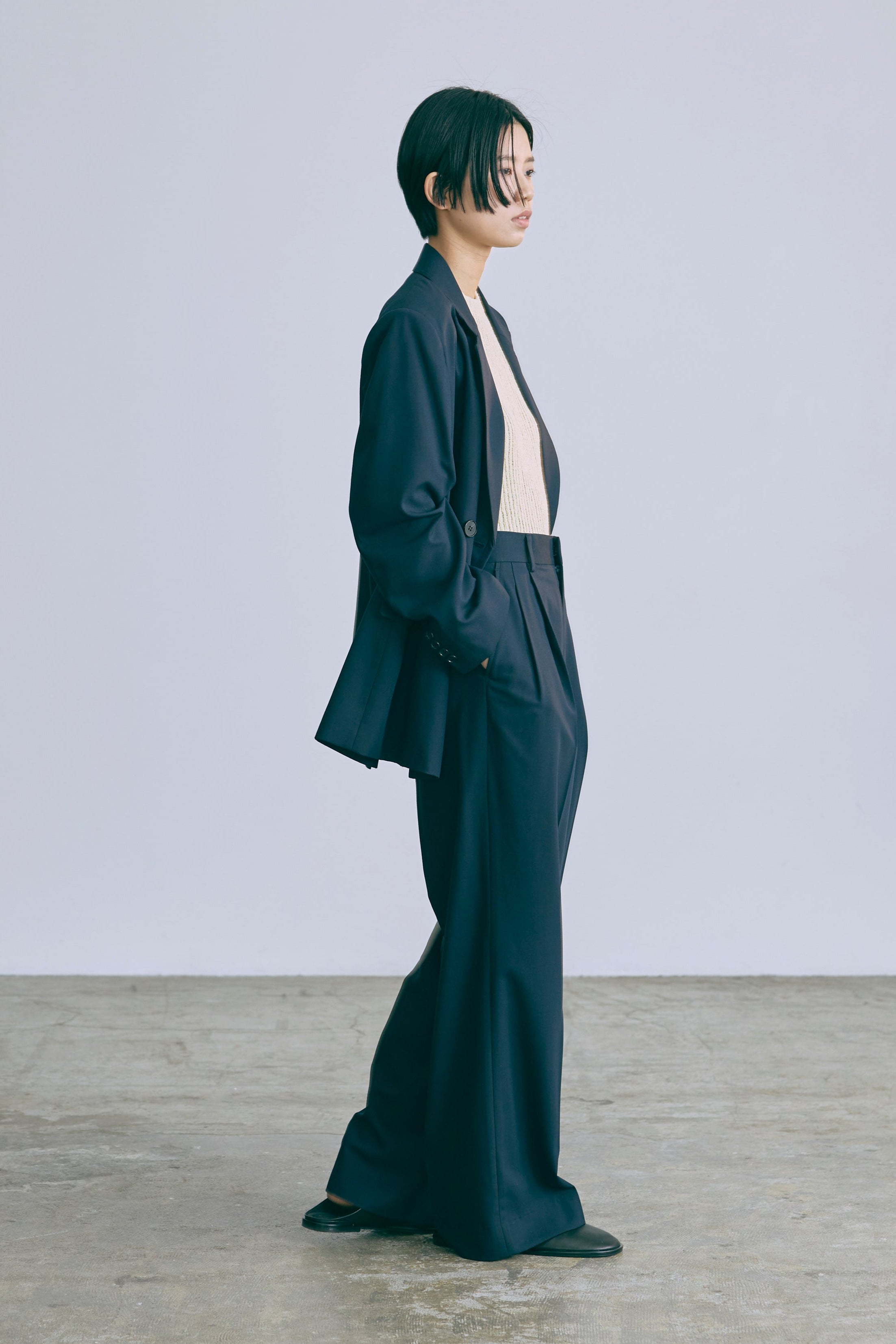 【Set Up】Semi-Wide Trousers