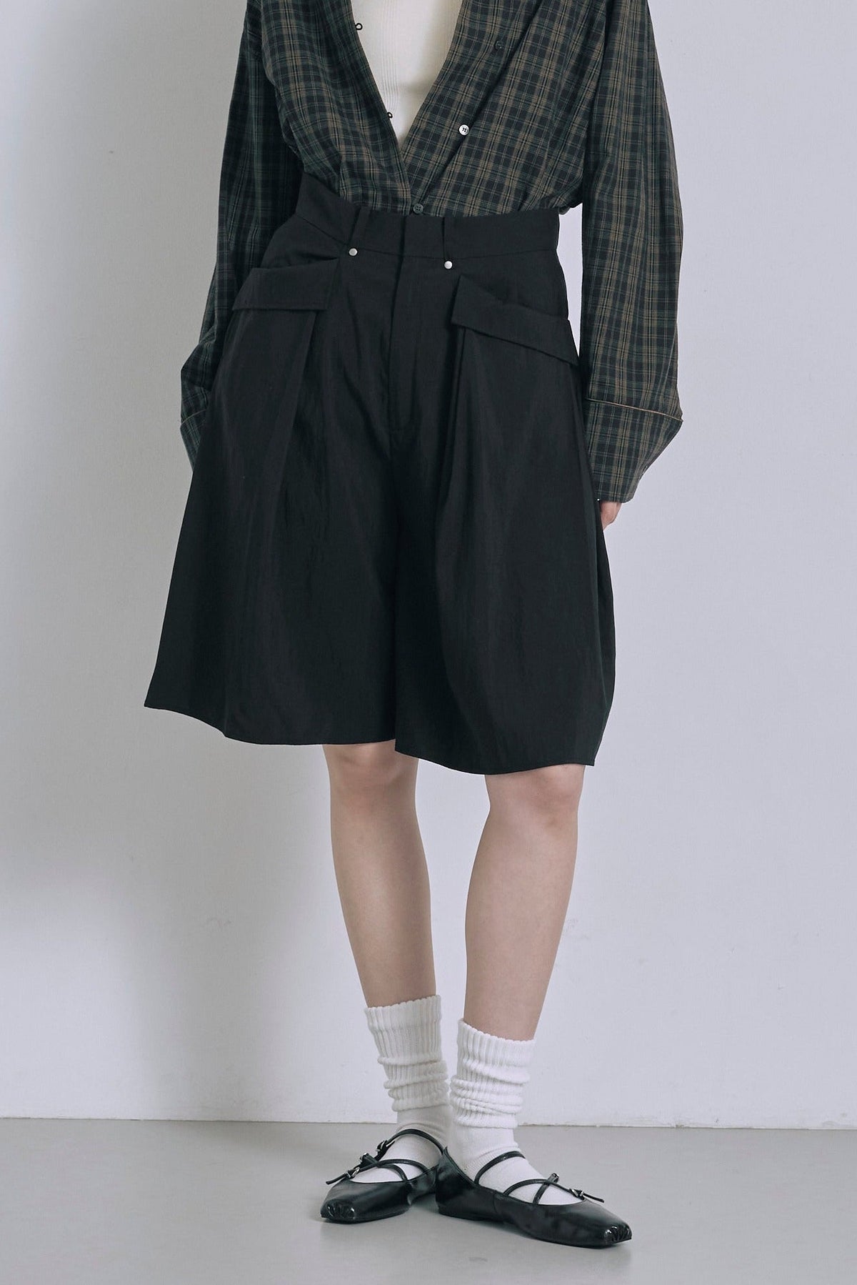 Structured Pocket Flare Shorts ブラック size:1 model:175cm SENPING