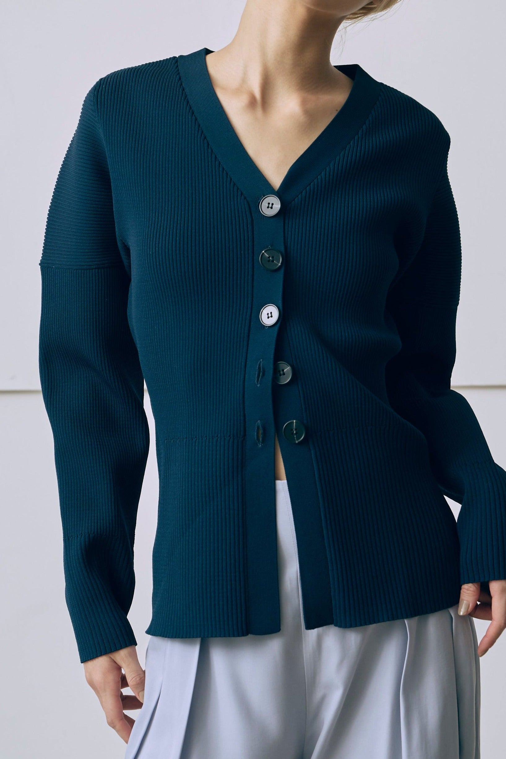 Formed Knit Cardigan ネイビー model:171cm HARA