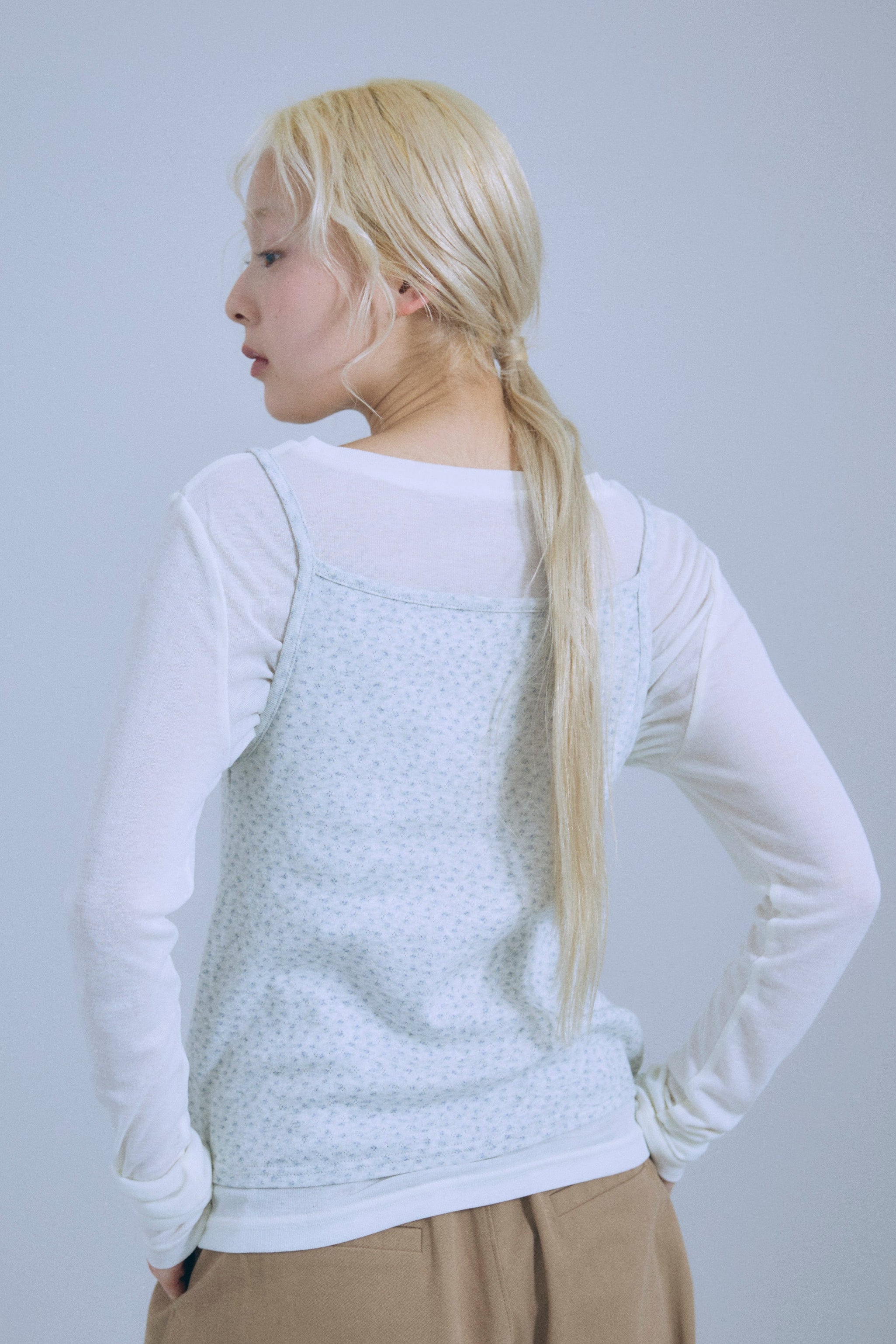 着用カラー:オートミール モデル身長:162㎝