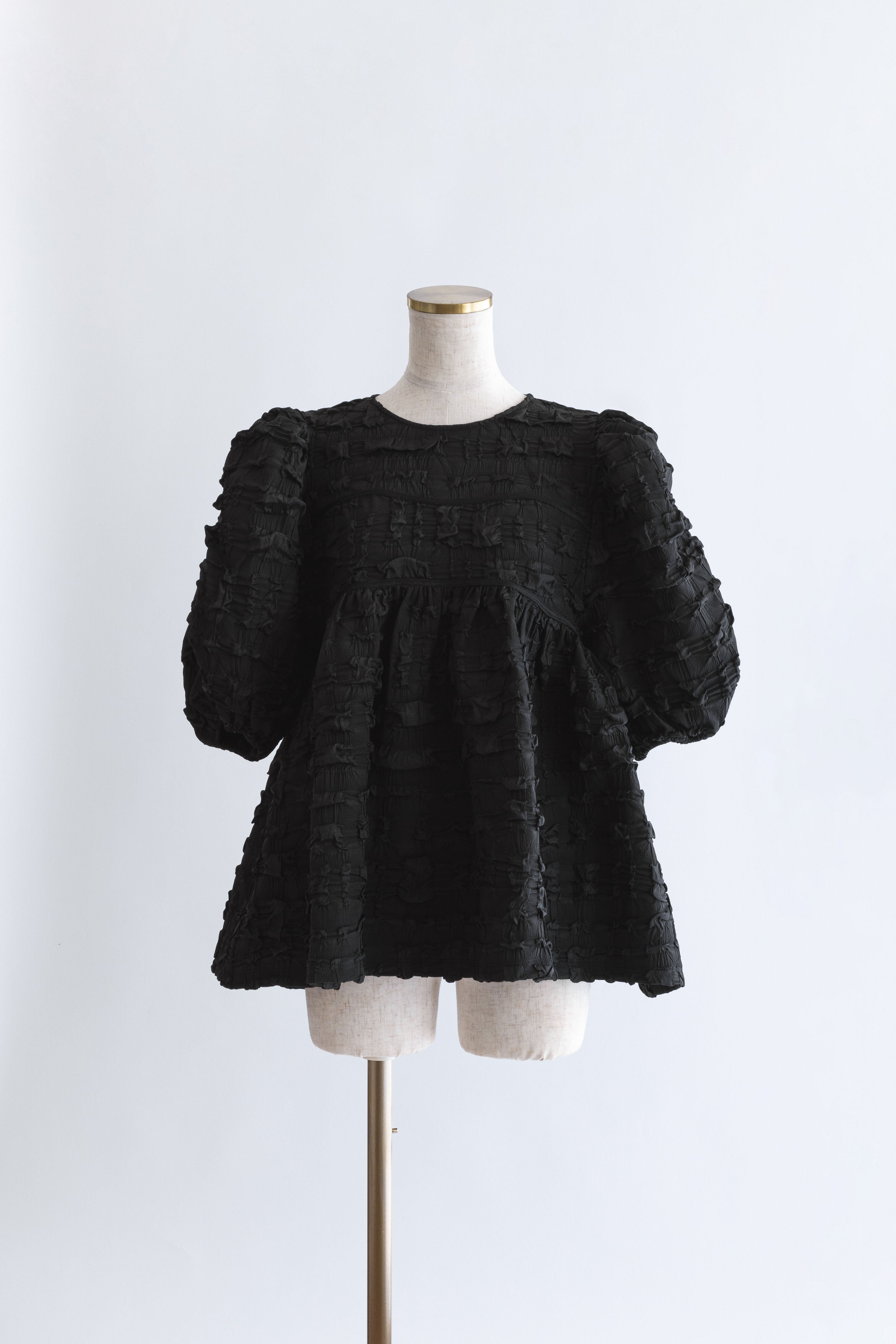 着用カラー:ブラック