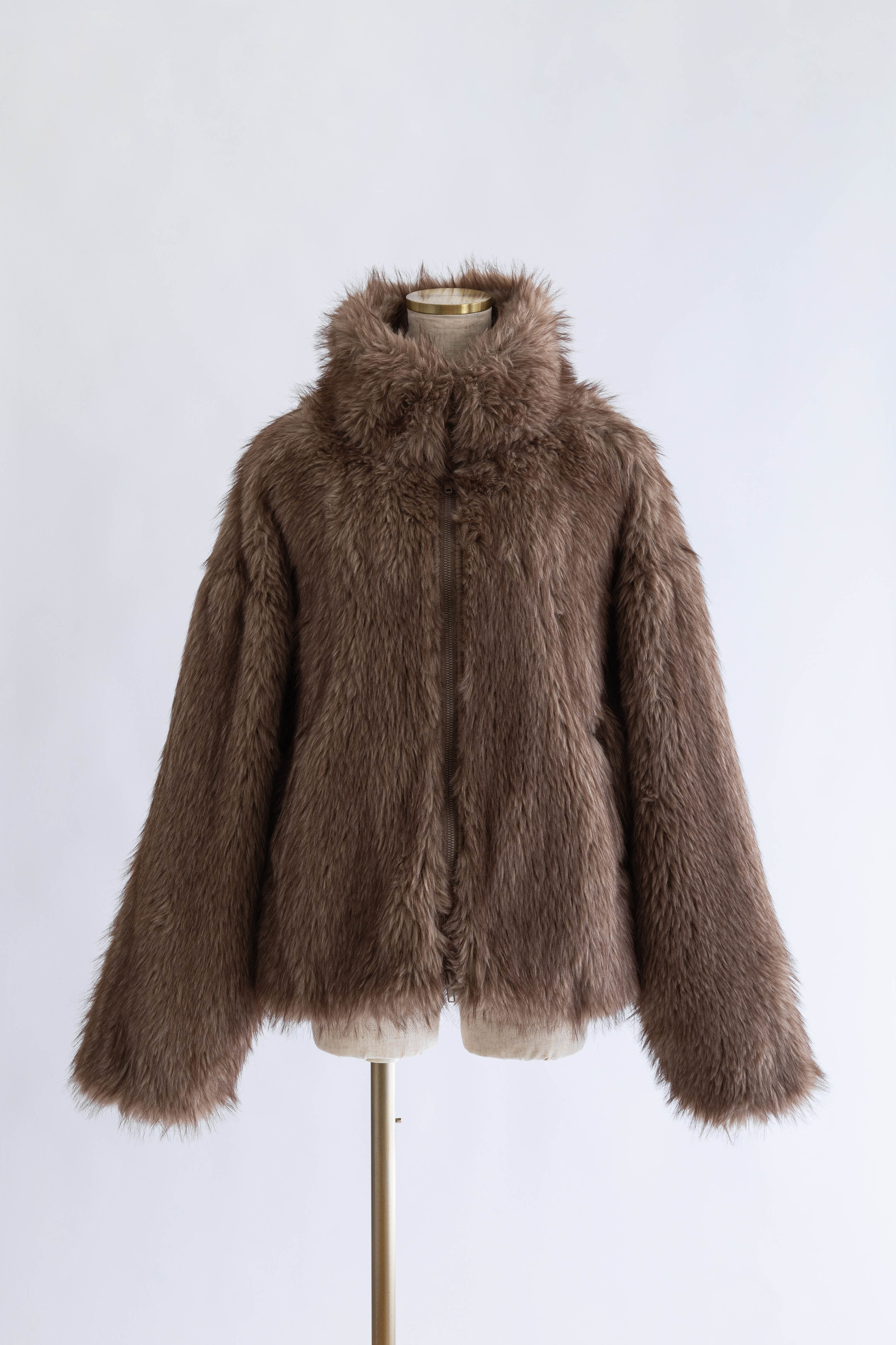 着用カラー:ブラウン