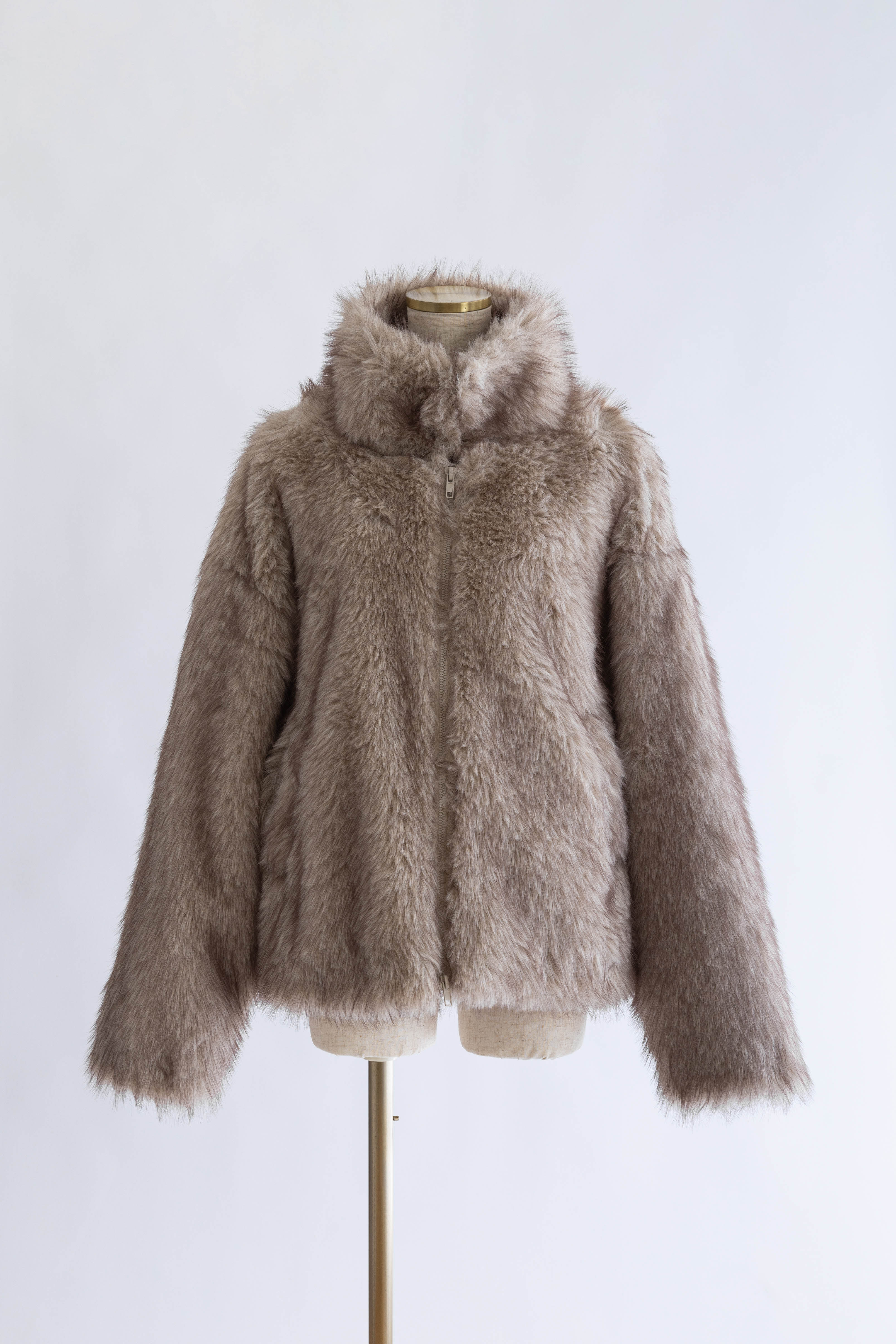 着用カラー:ベージュ