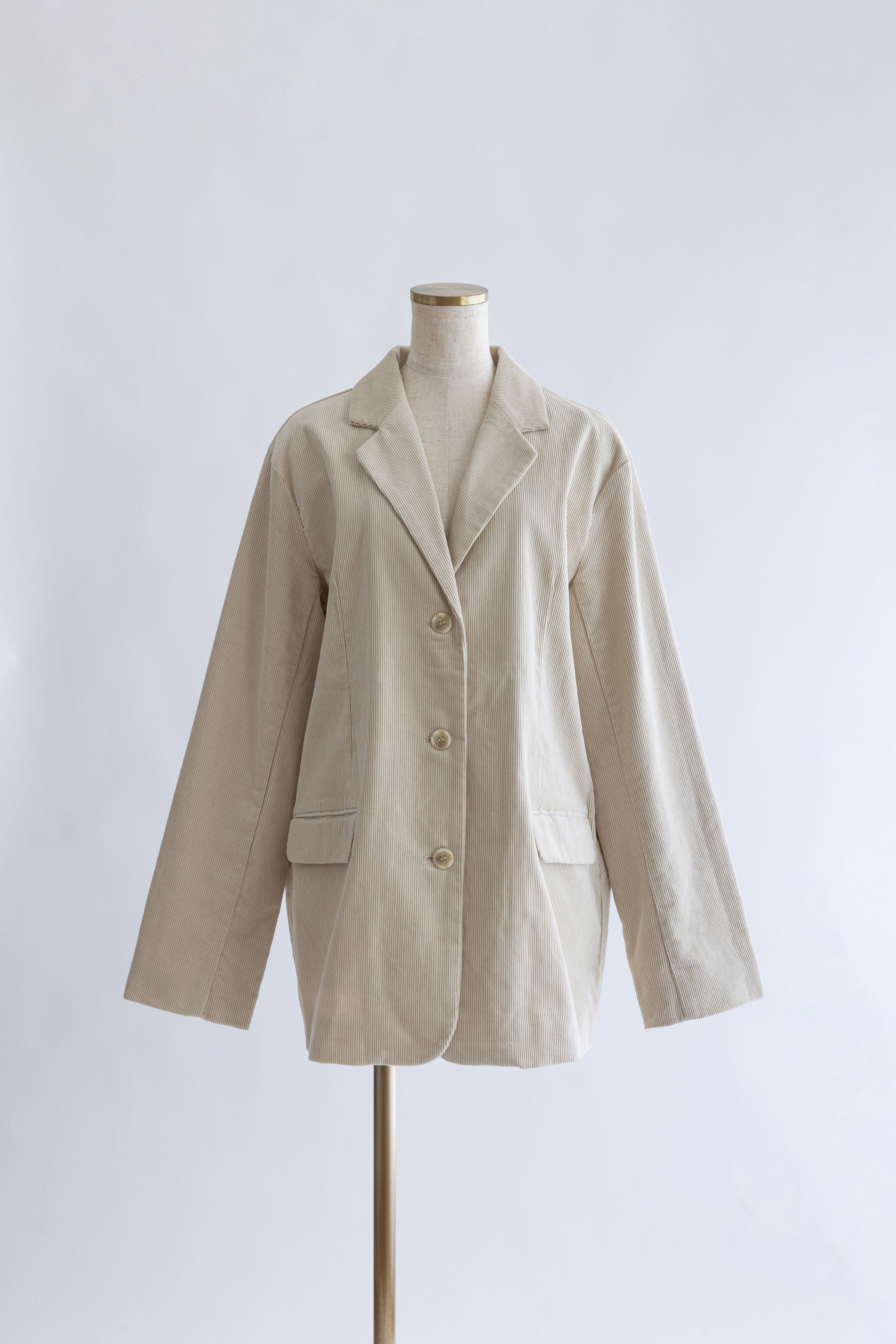 着用カラー:オフホワイト