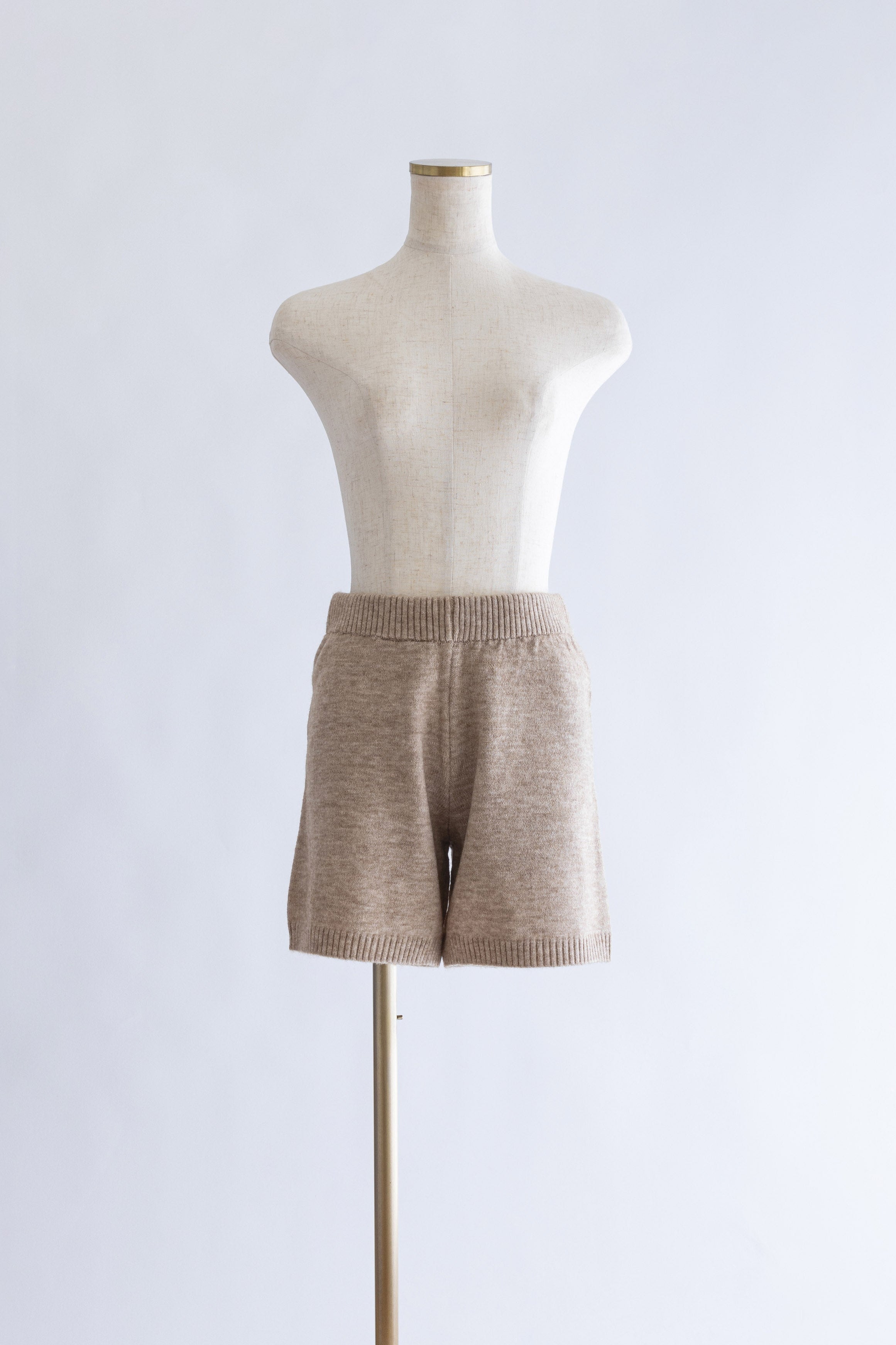 着用カラー:ベージュ