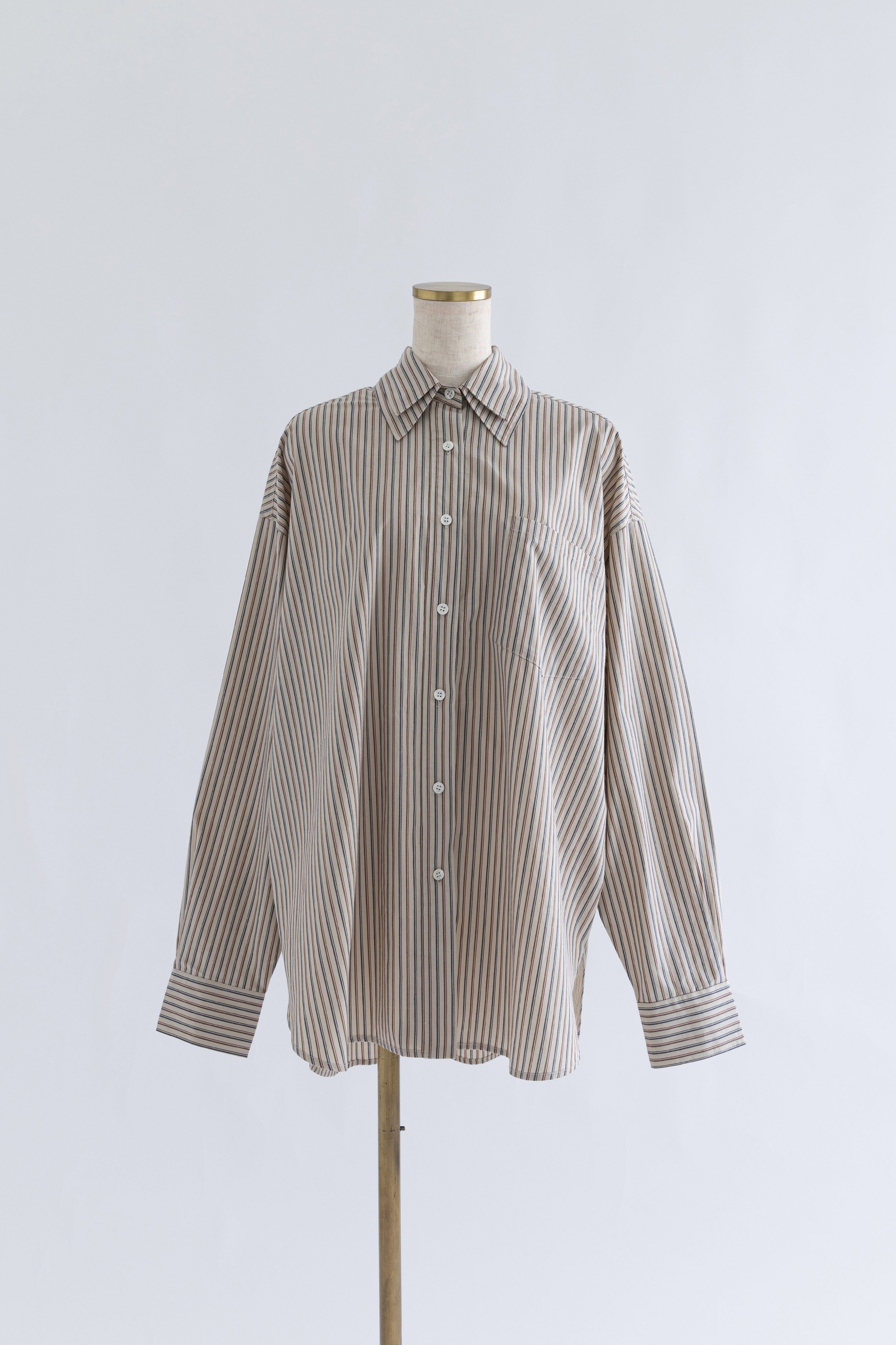 着用カラー:ベージュ