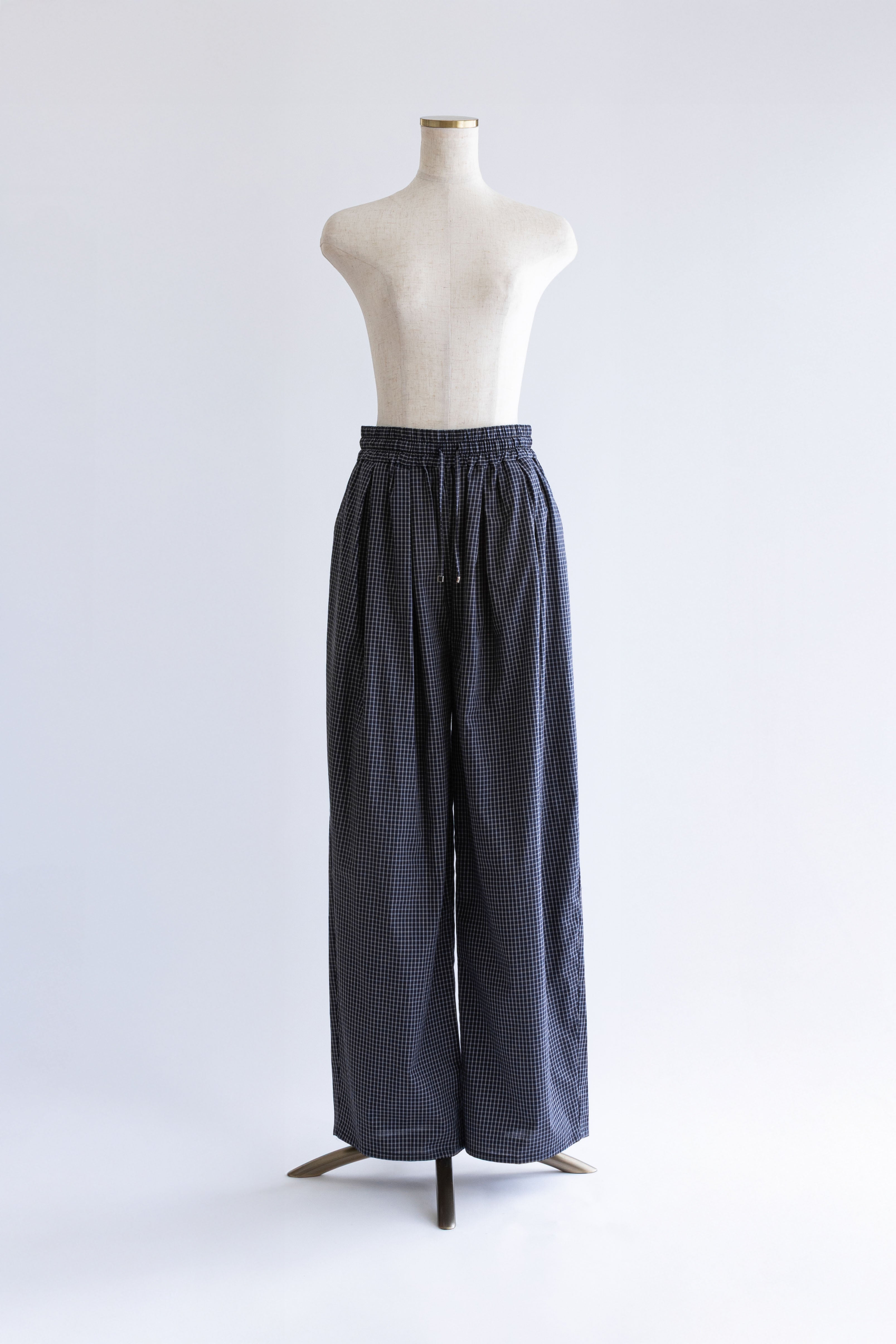 着用カラー:ネイビー