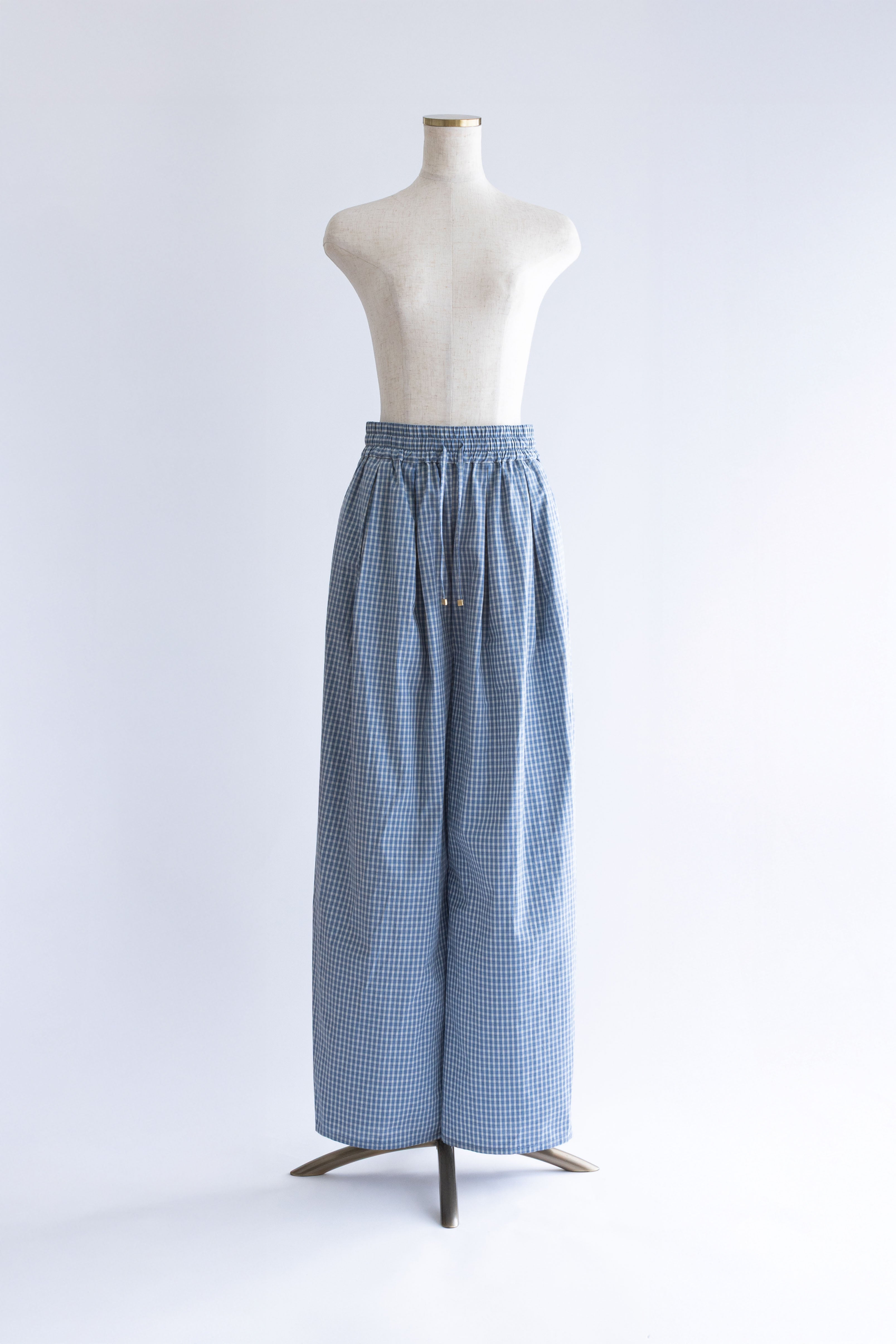 着用カラー:ブルー