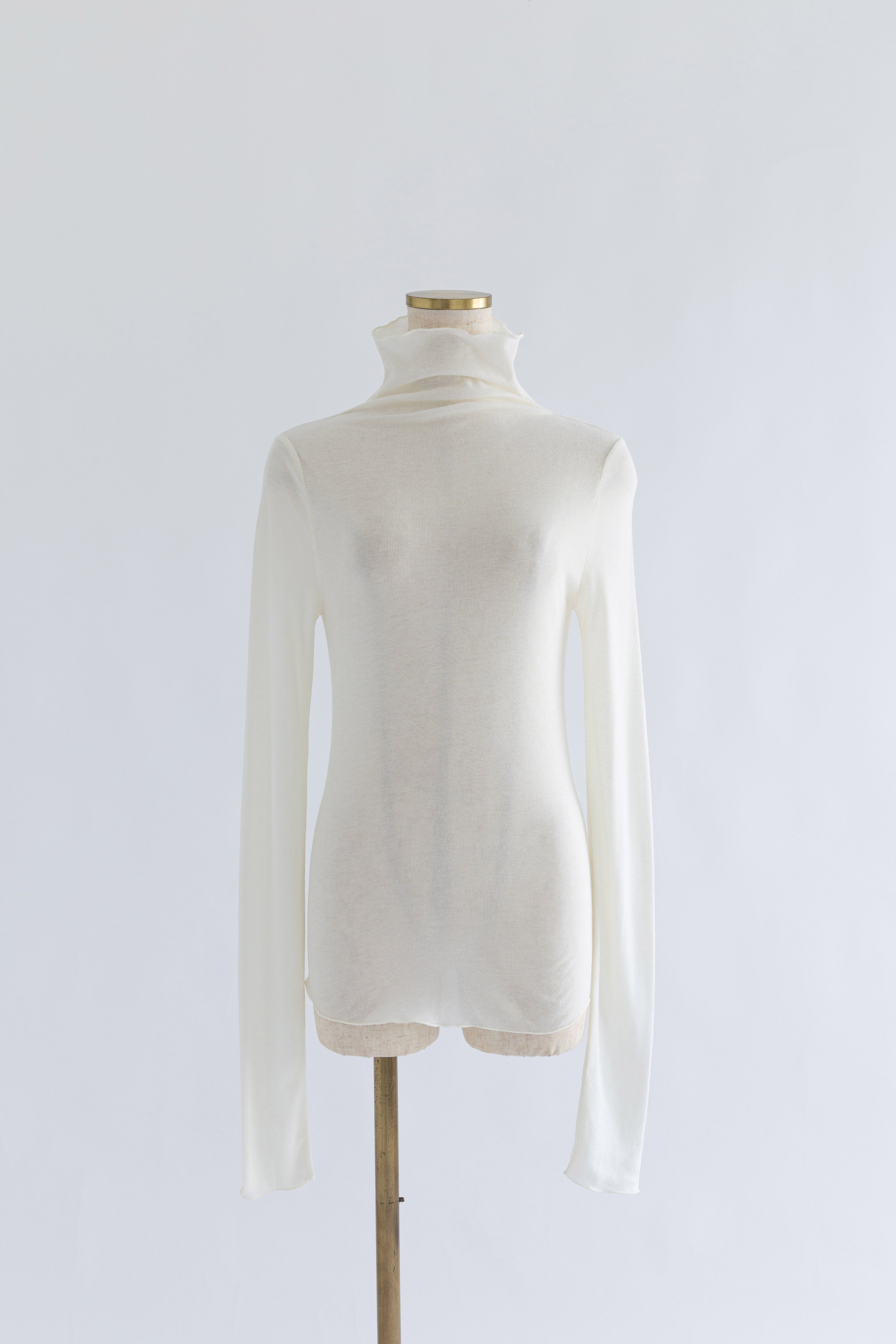 着用カラー:アイボリー