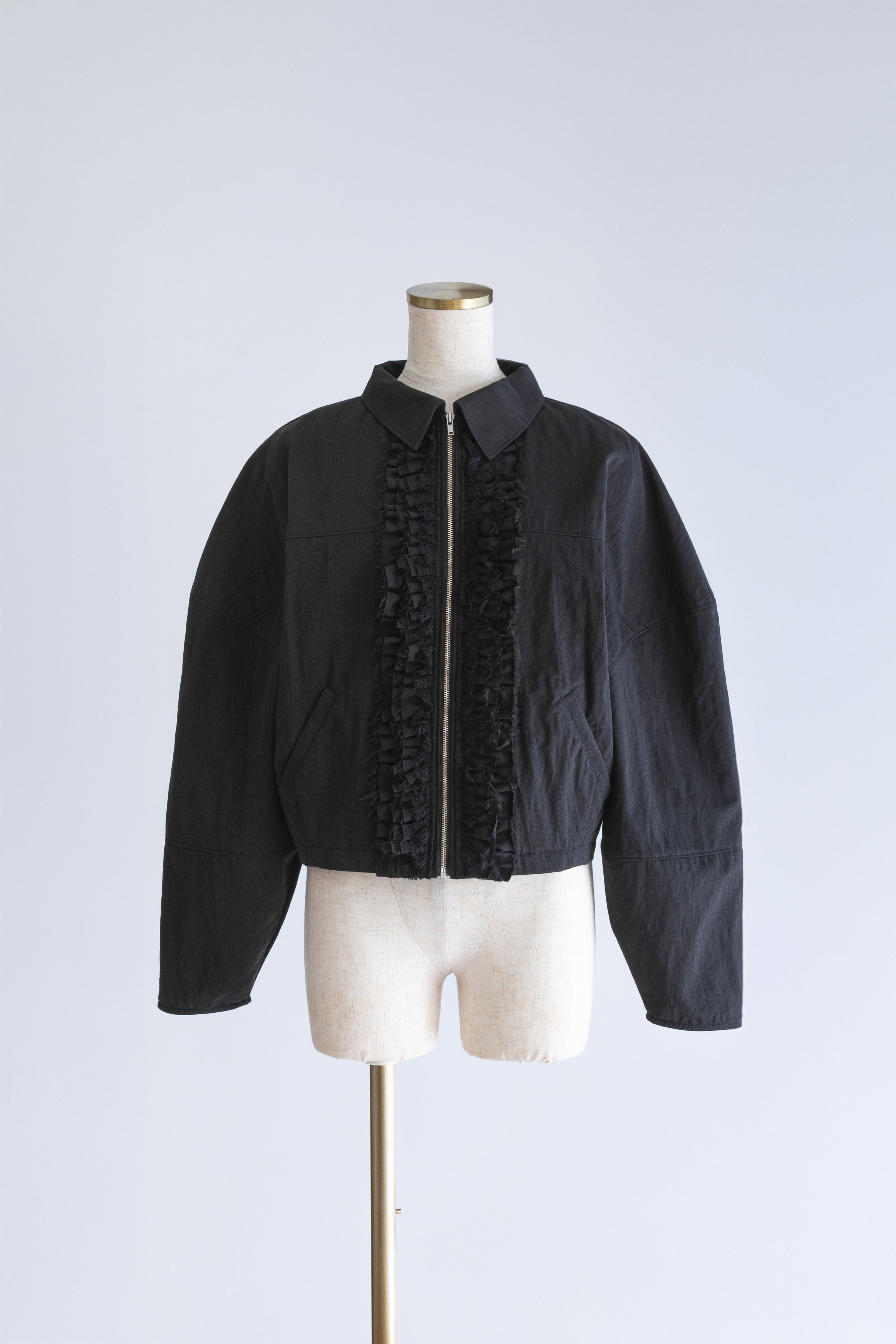 着用カラー:ブラック