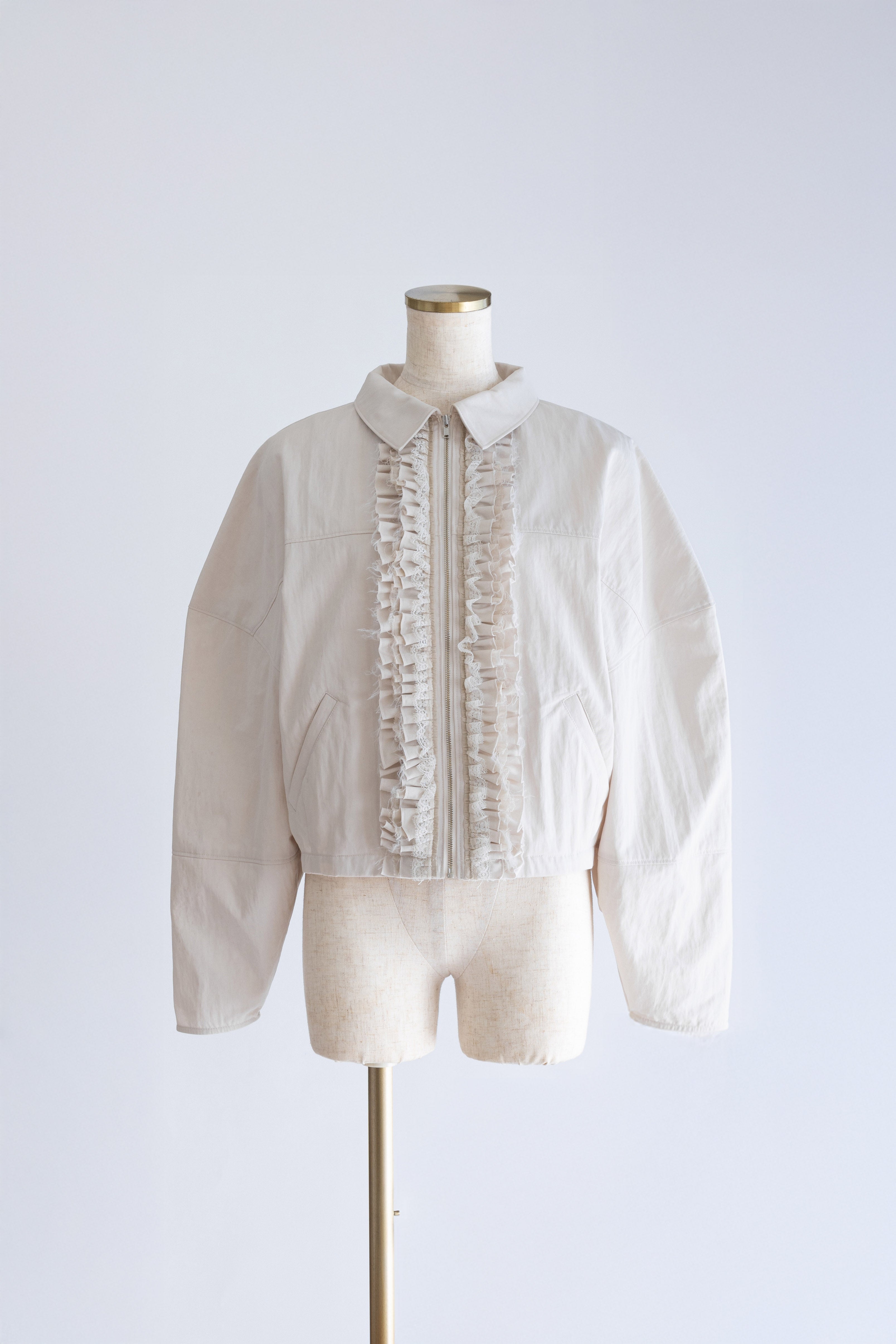 着用カラー:アイボリー