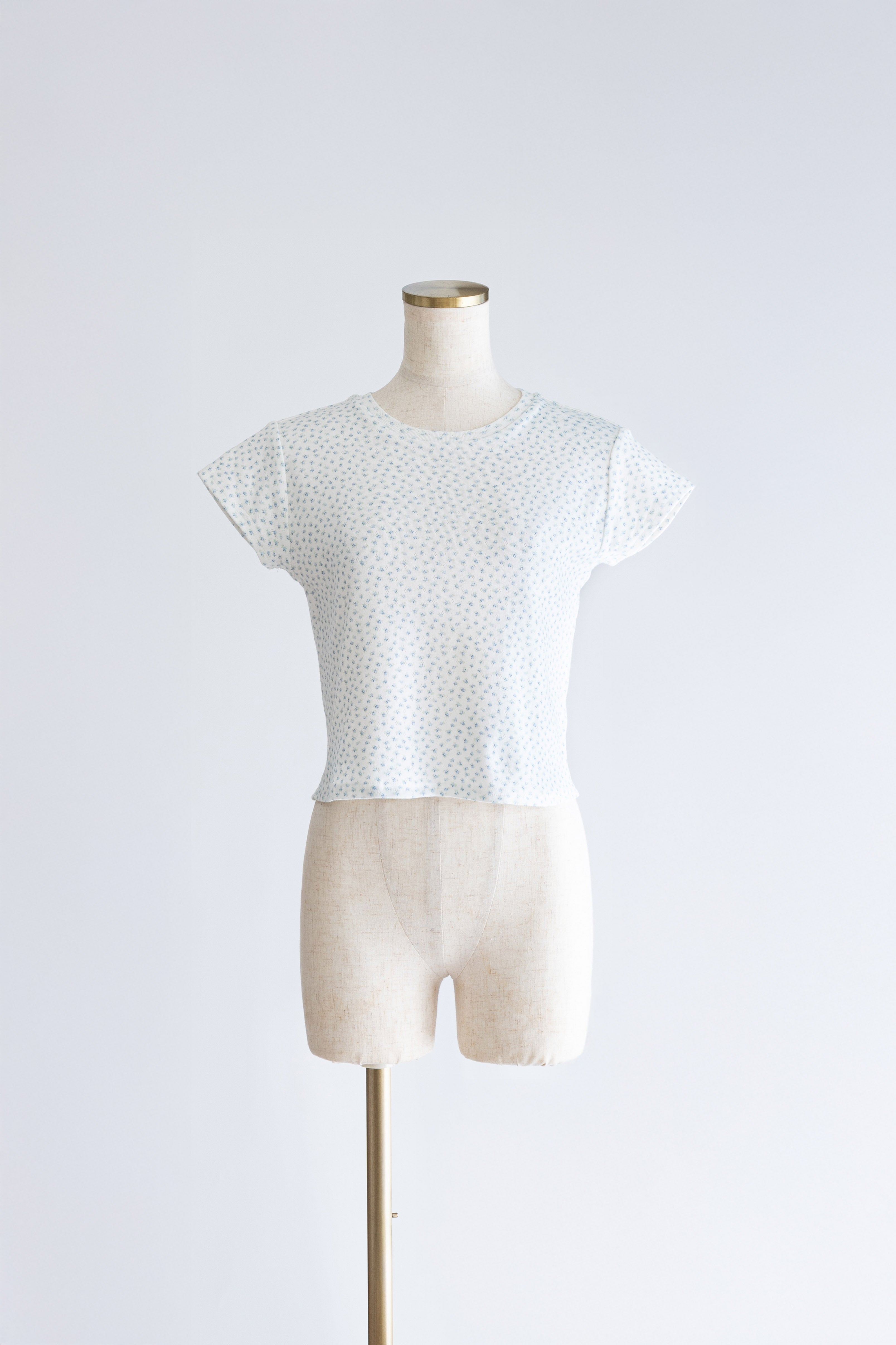 着用カラー:オフホワイト