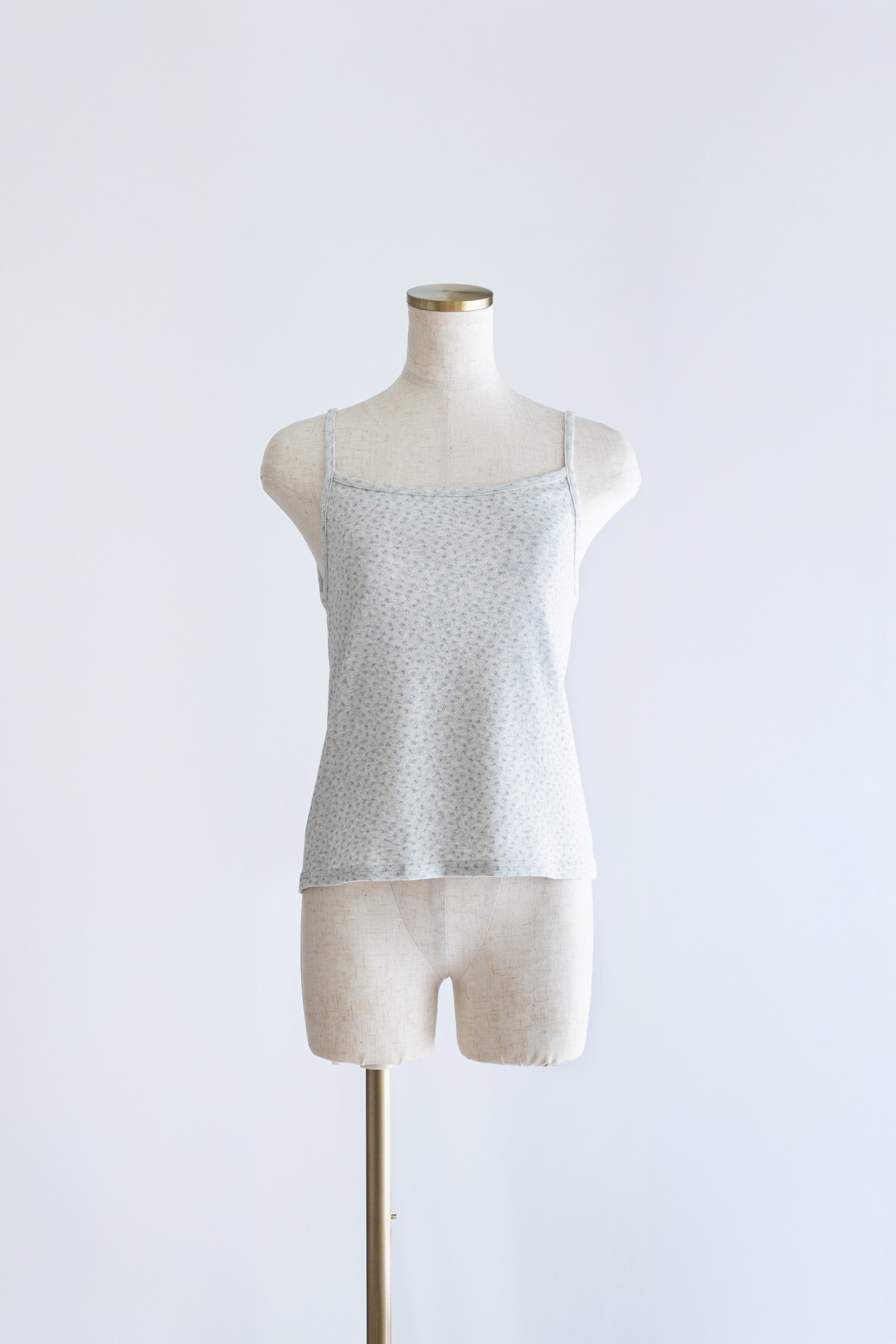 着用カラー:オートミール