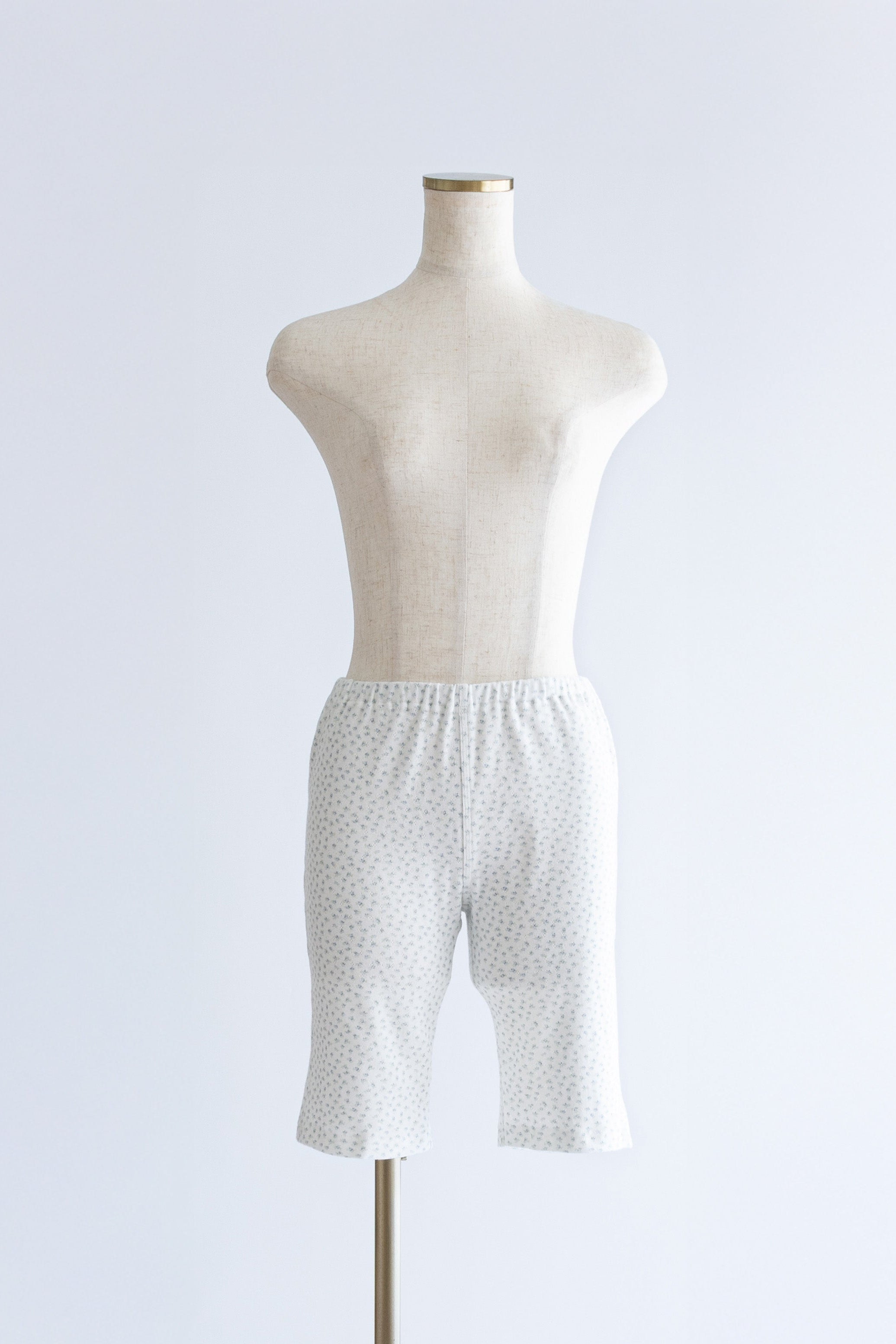 着用カラー:オフホワイト