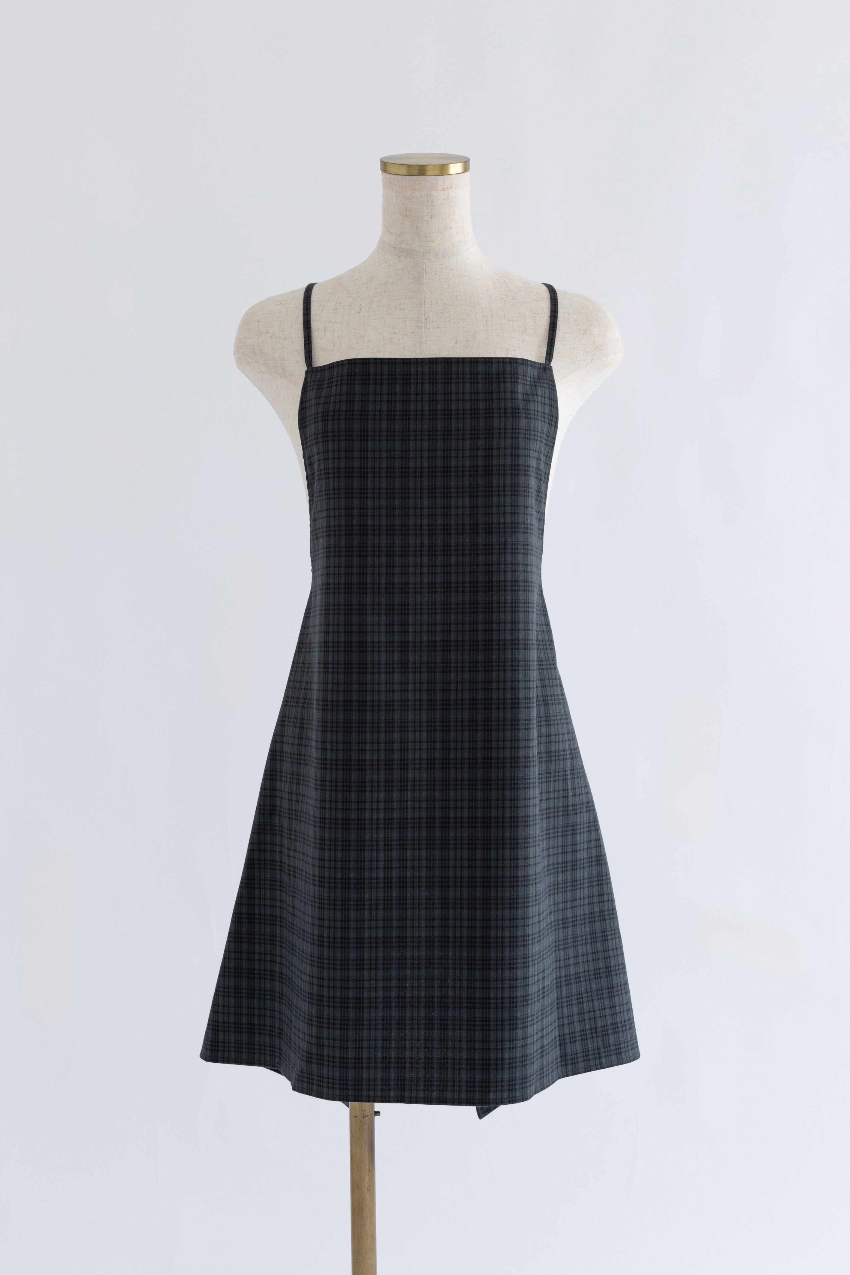 着用カラー:チャコール