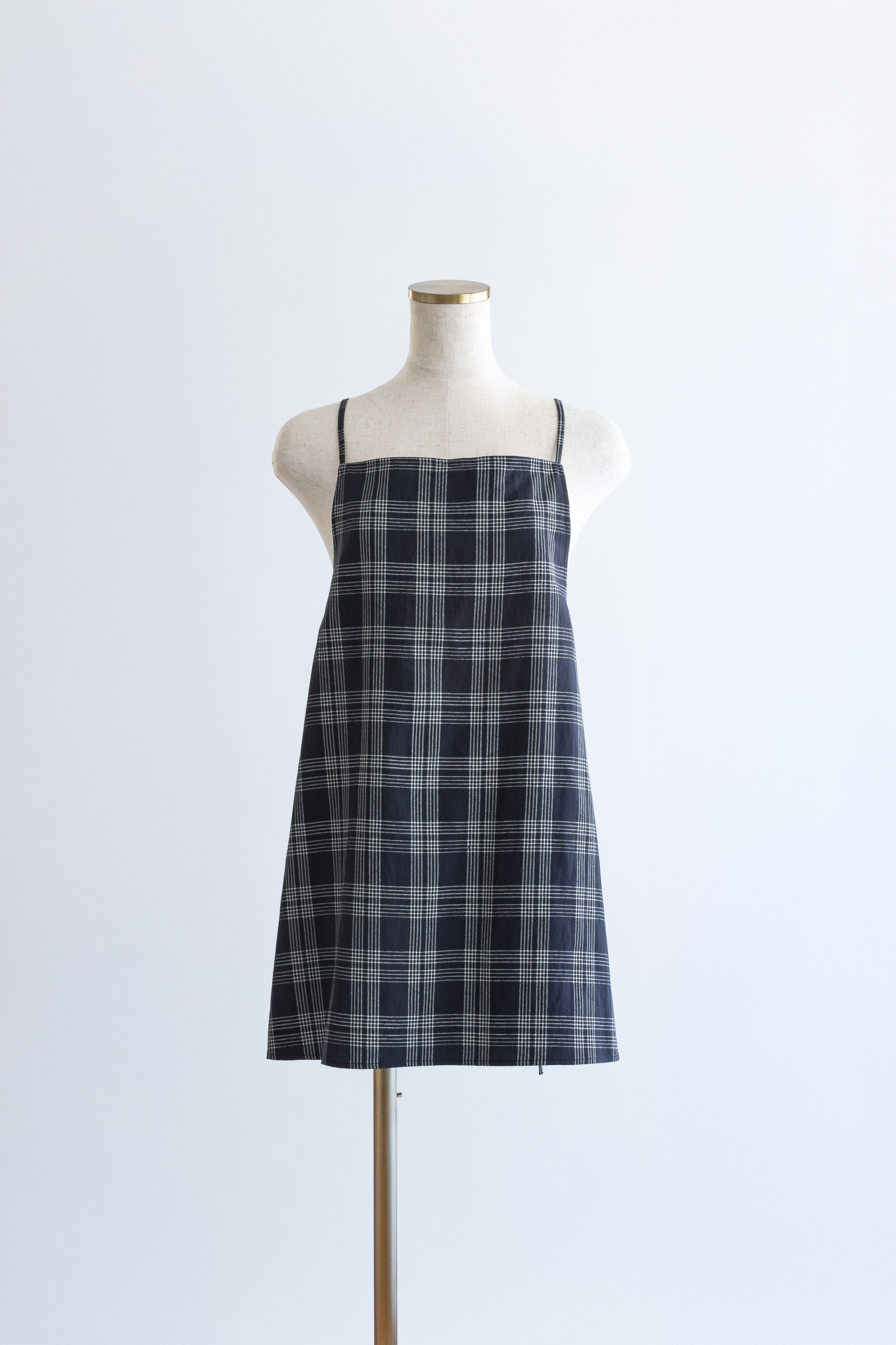 着用カラー:ネイビー