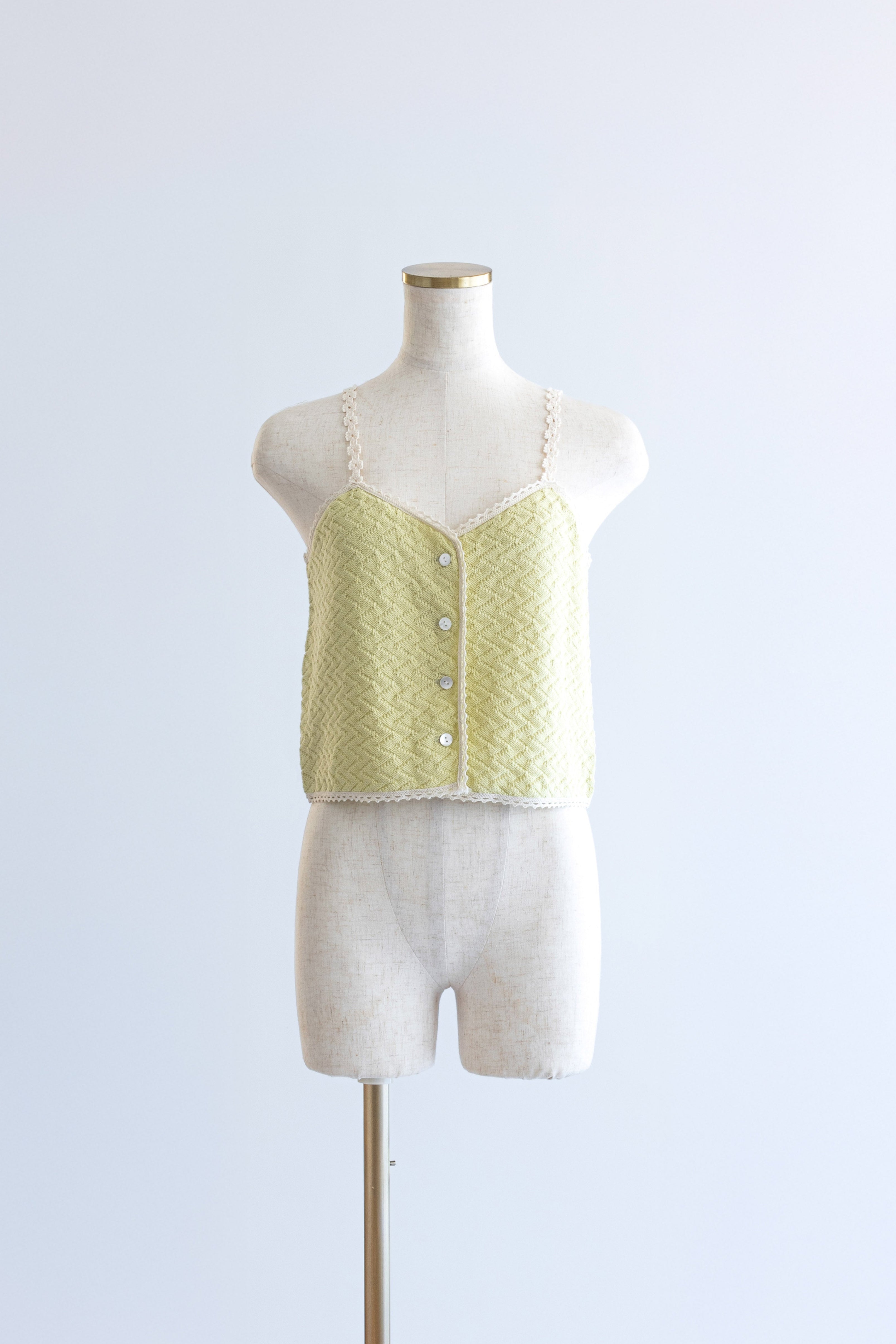 着用カラー:イエローグリーン