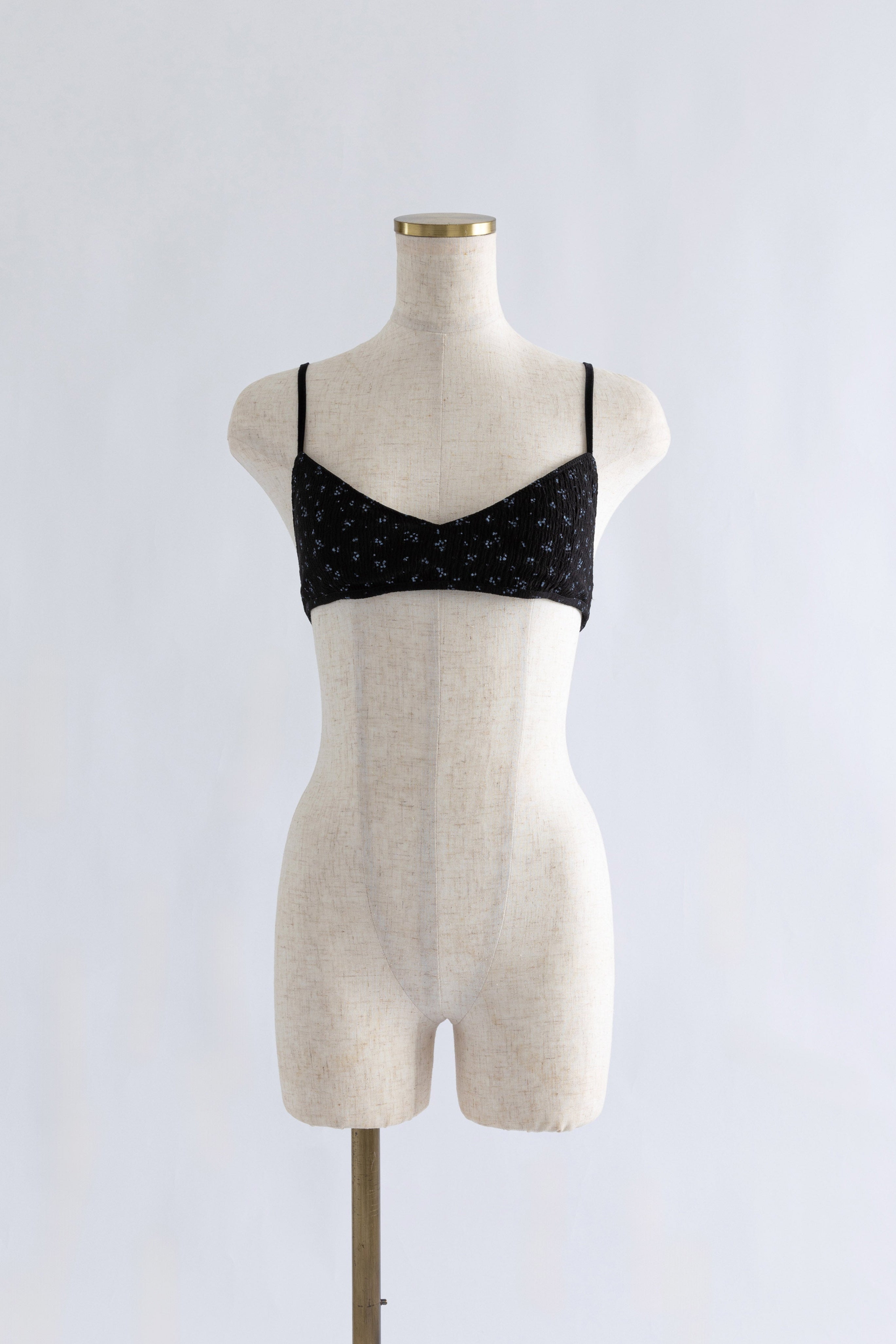 着用カラー:ブラック