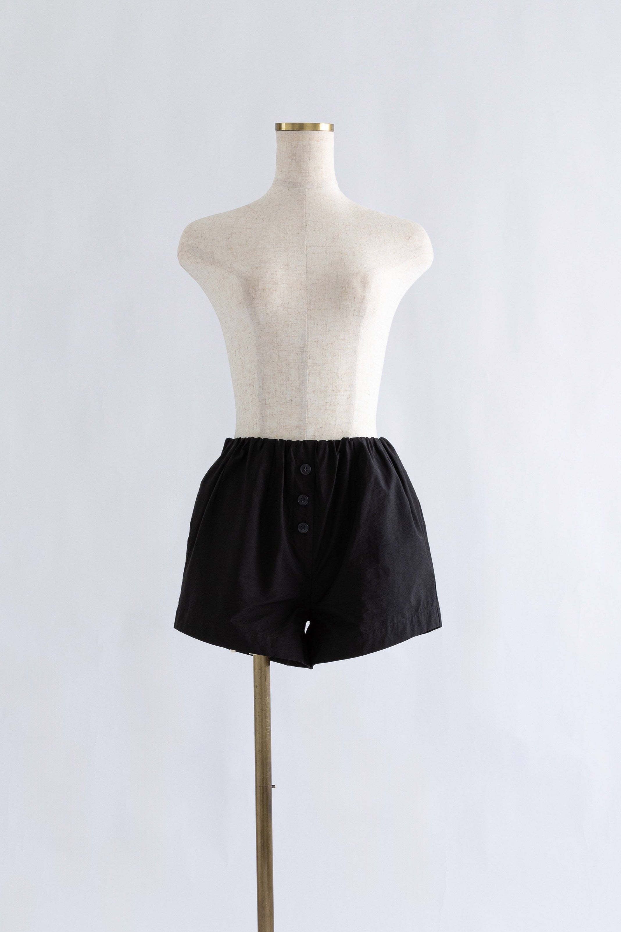 着用カラー:ブラック