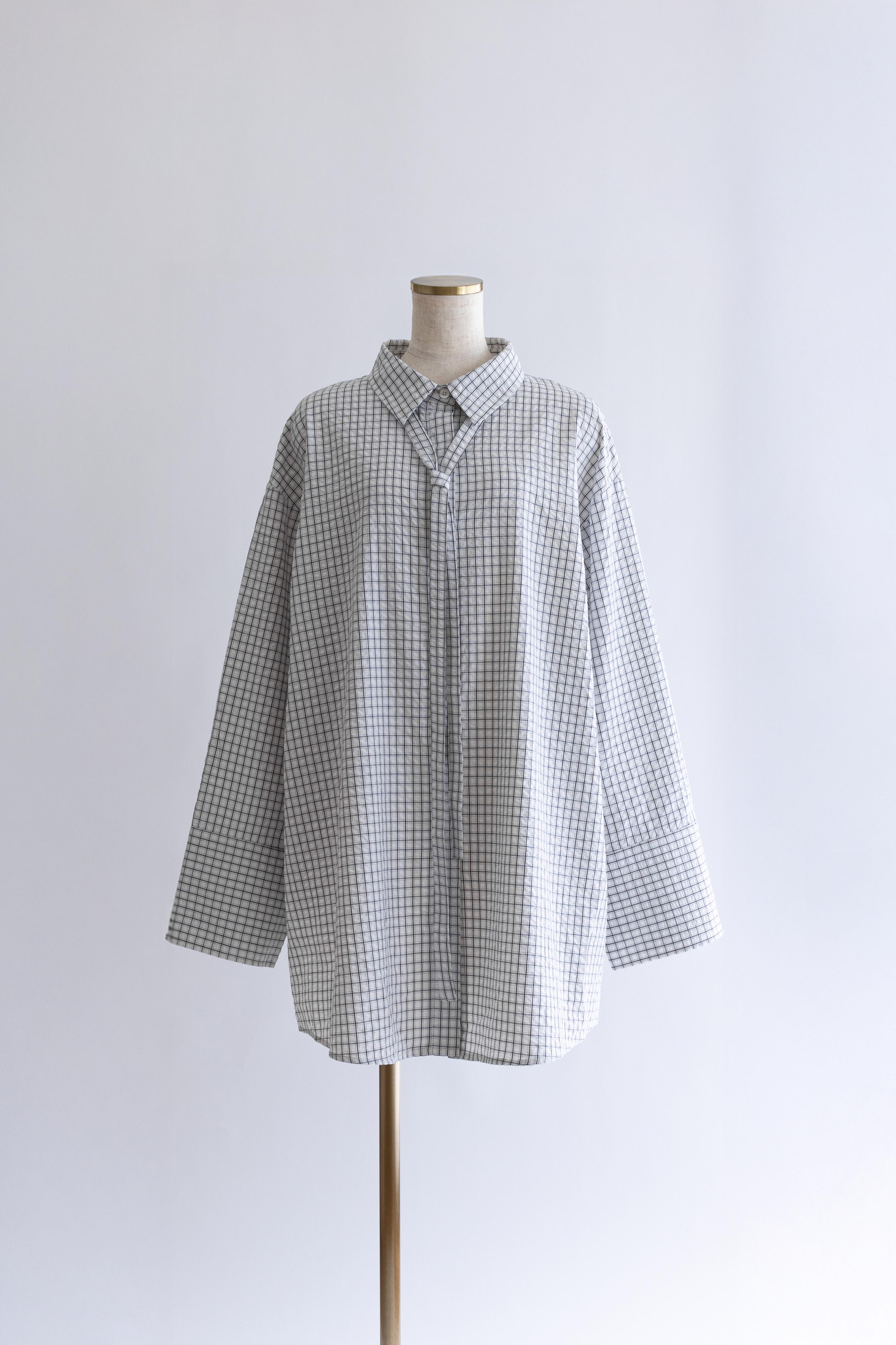 着用カラー:アイボリー