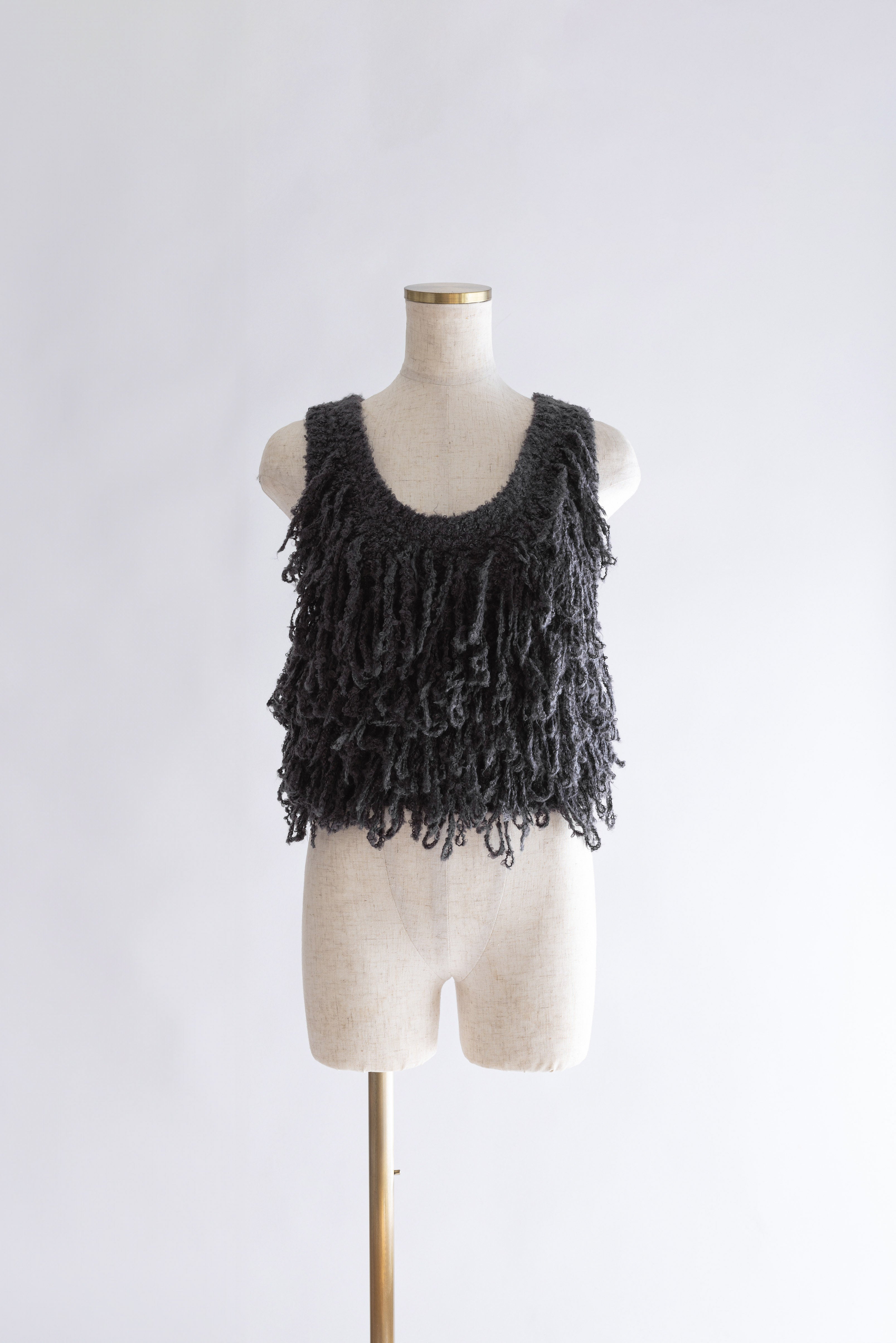 着用カラー:チャコール