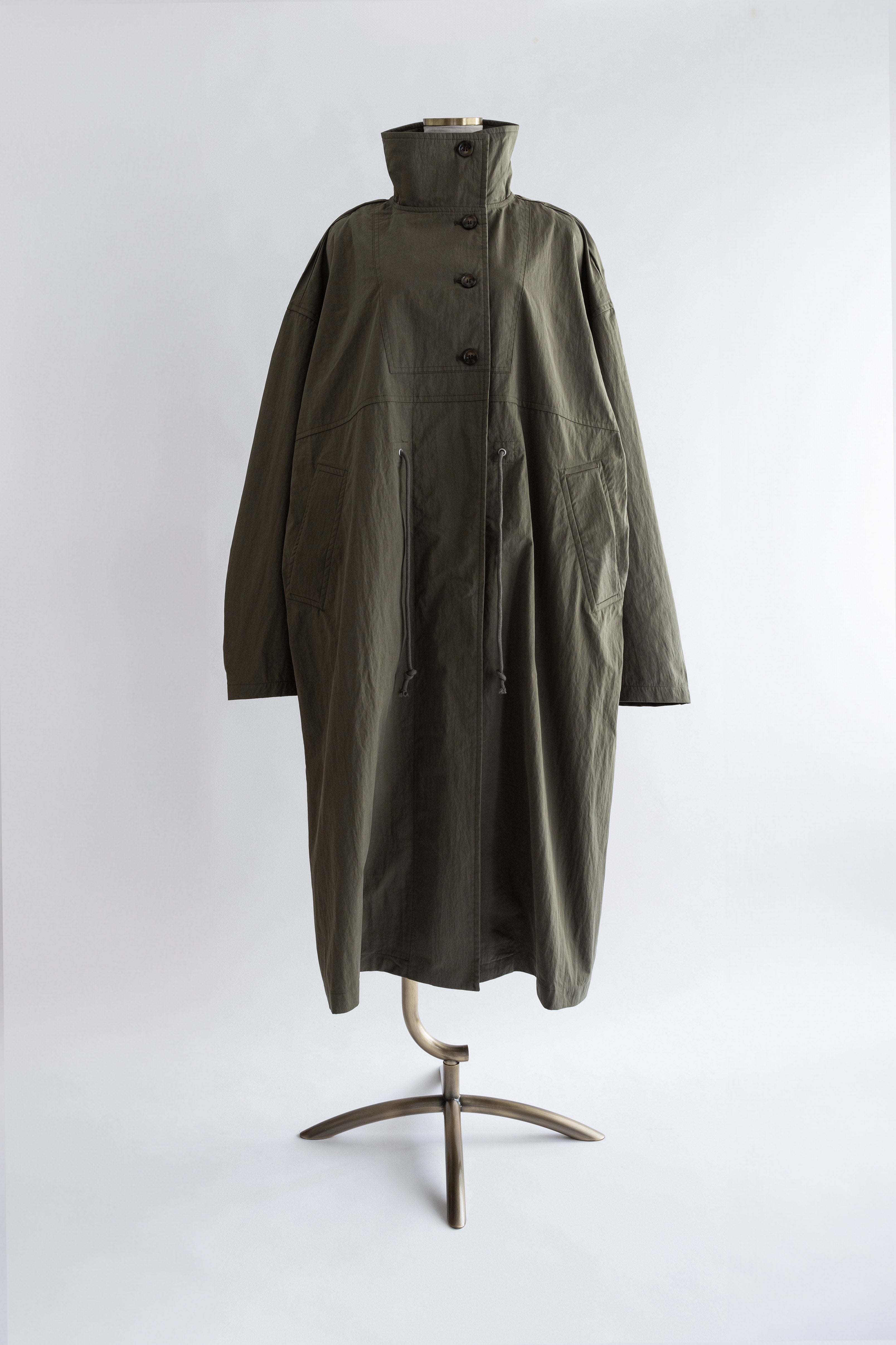 着用カラー:カーキ