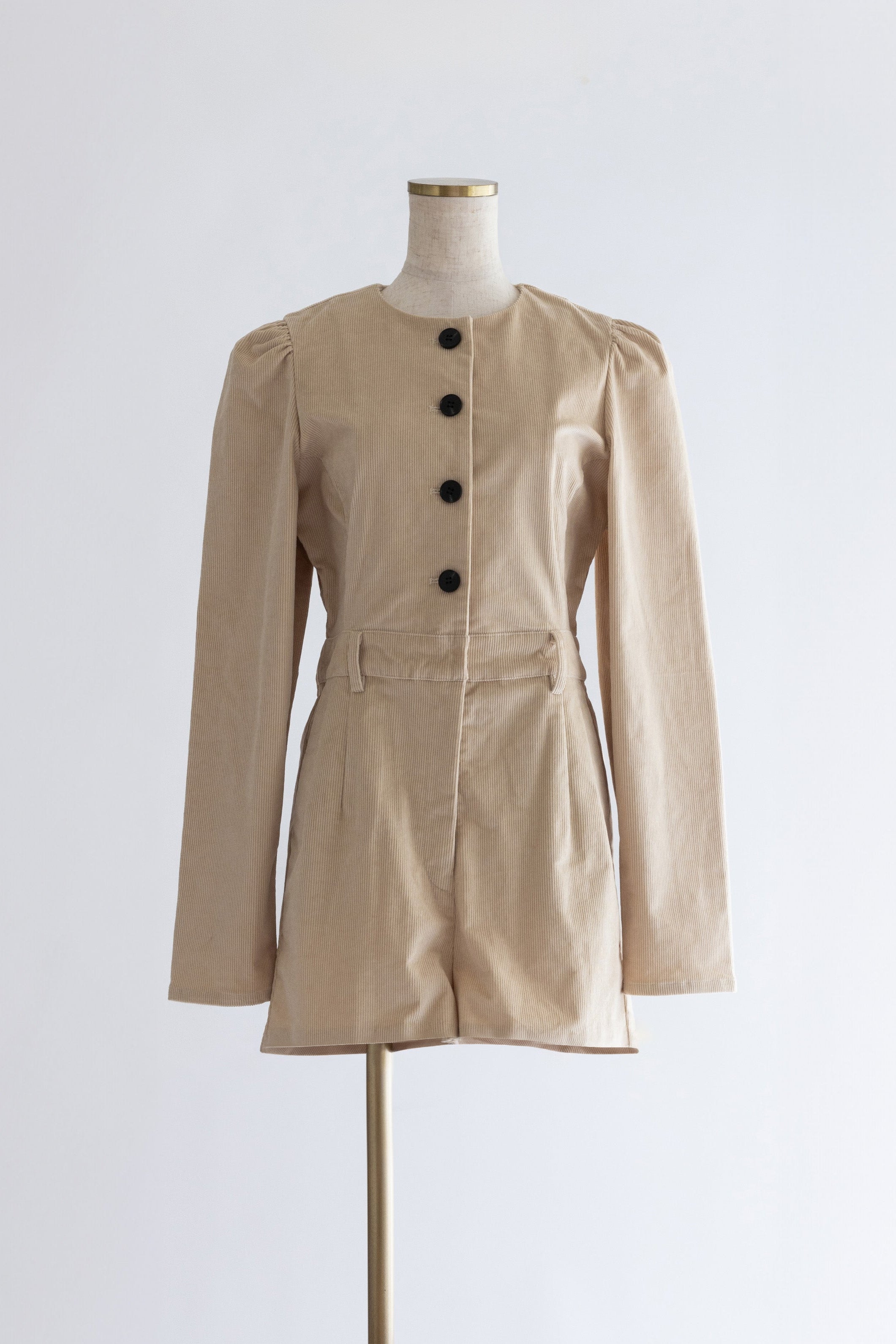 着用カラー:アイボリー