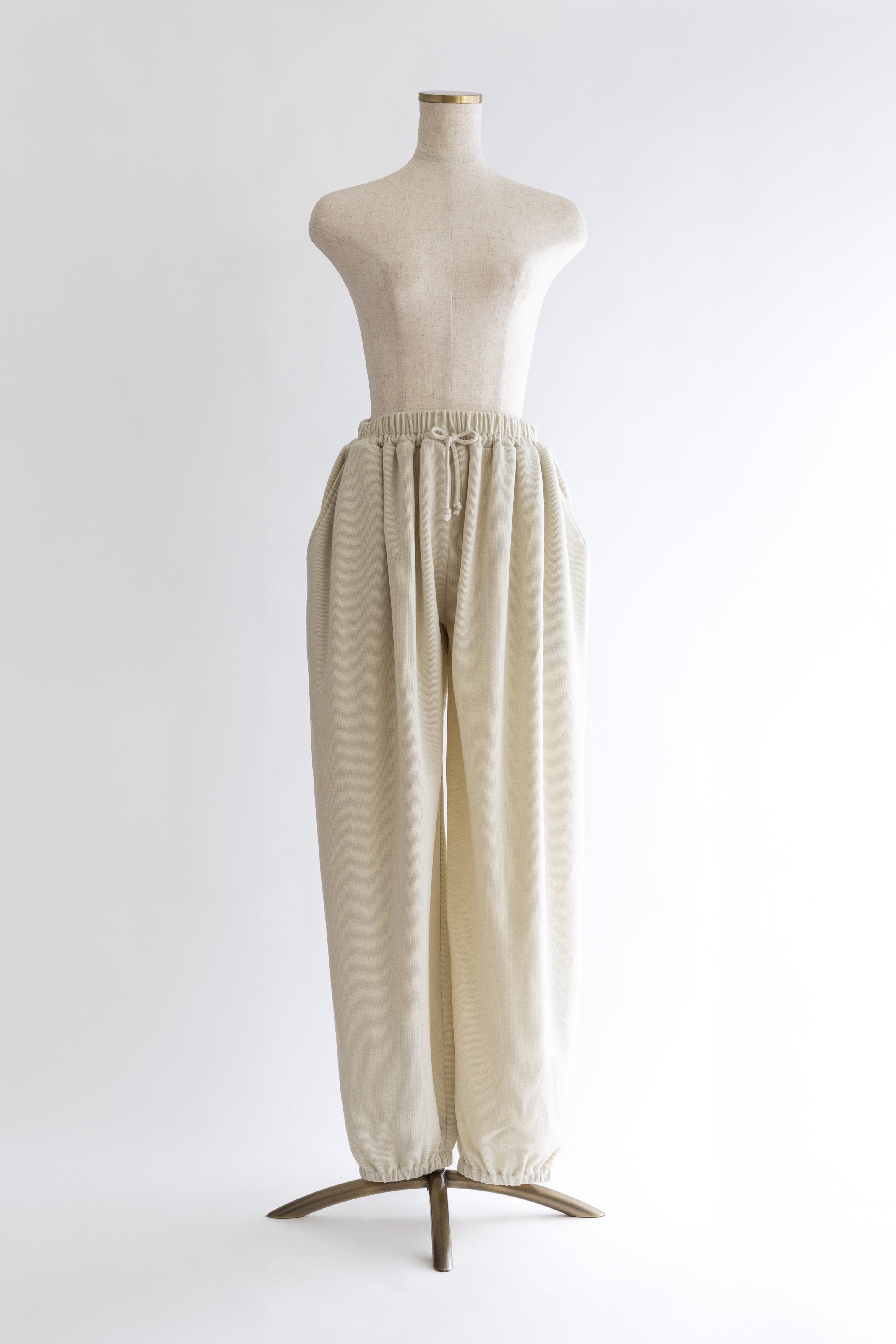 着用カラー:アイボリー