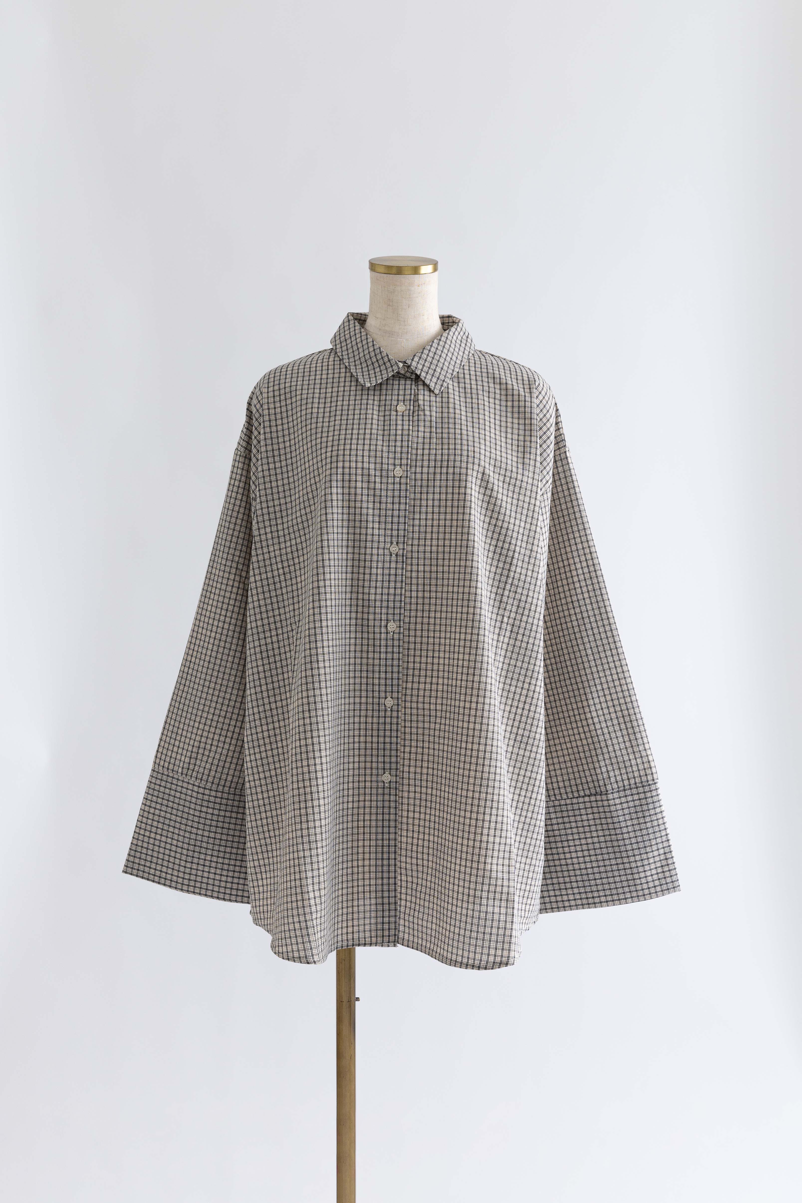 着用カラー:アイボリー