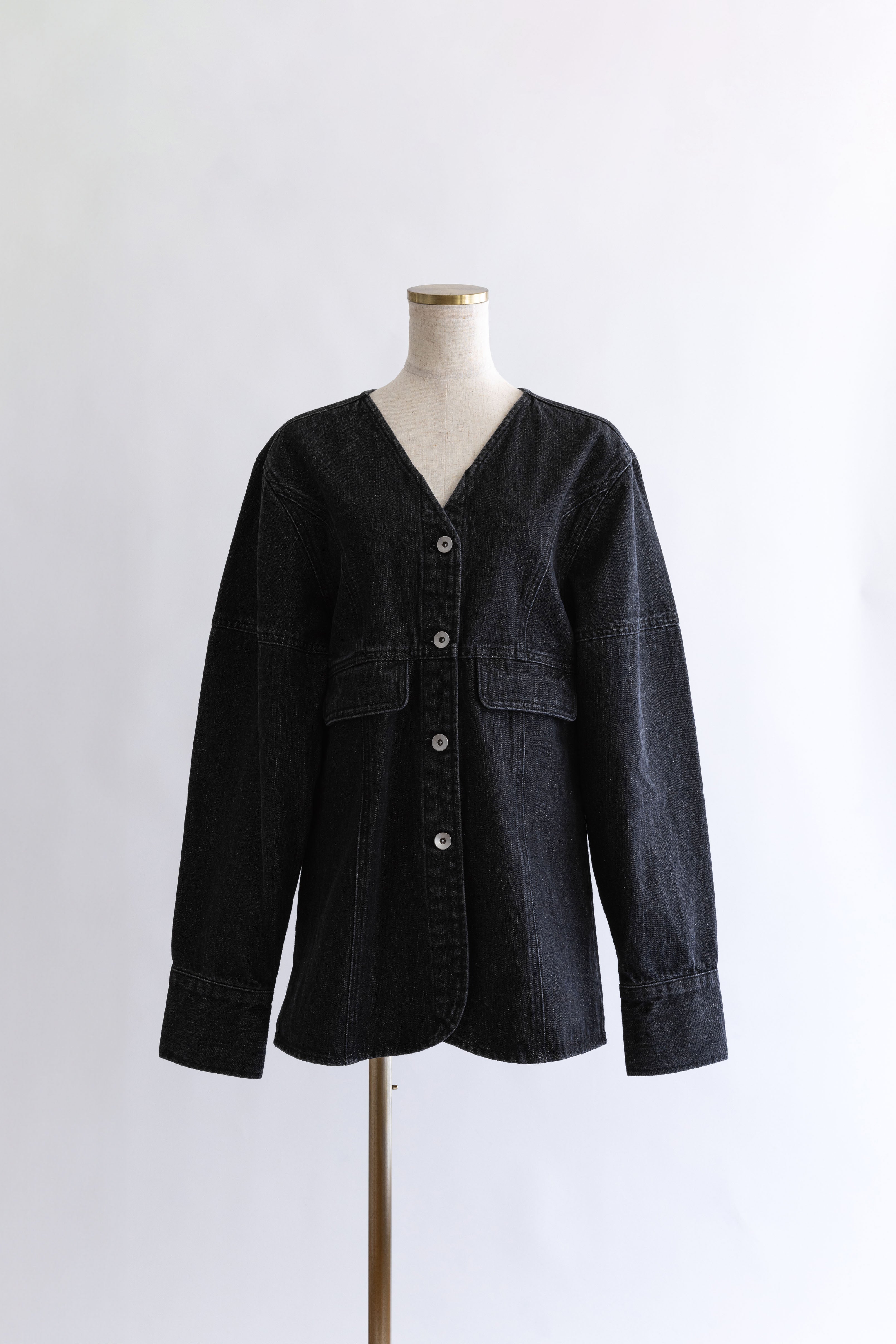 着用カラー:ブラック