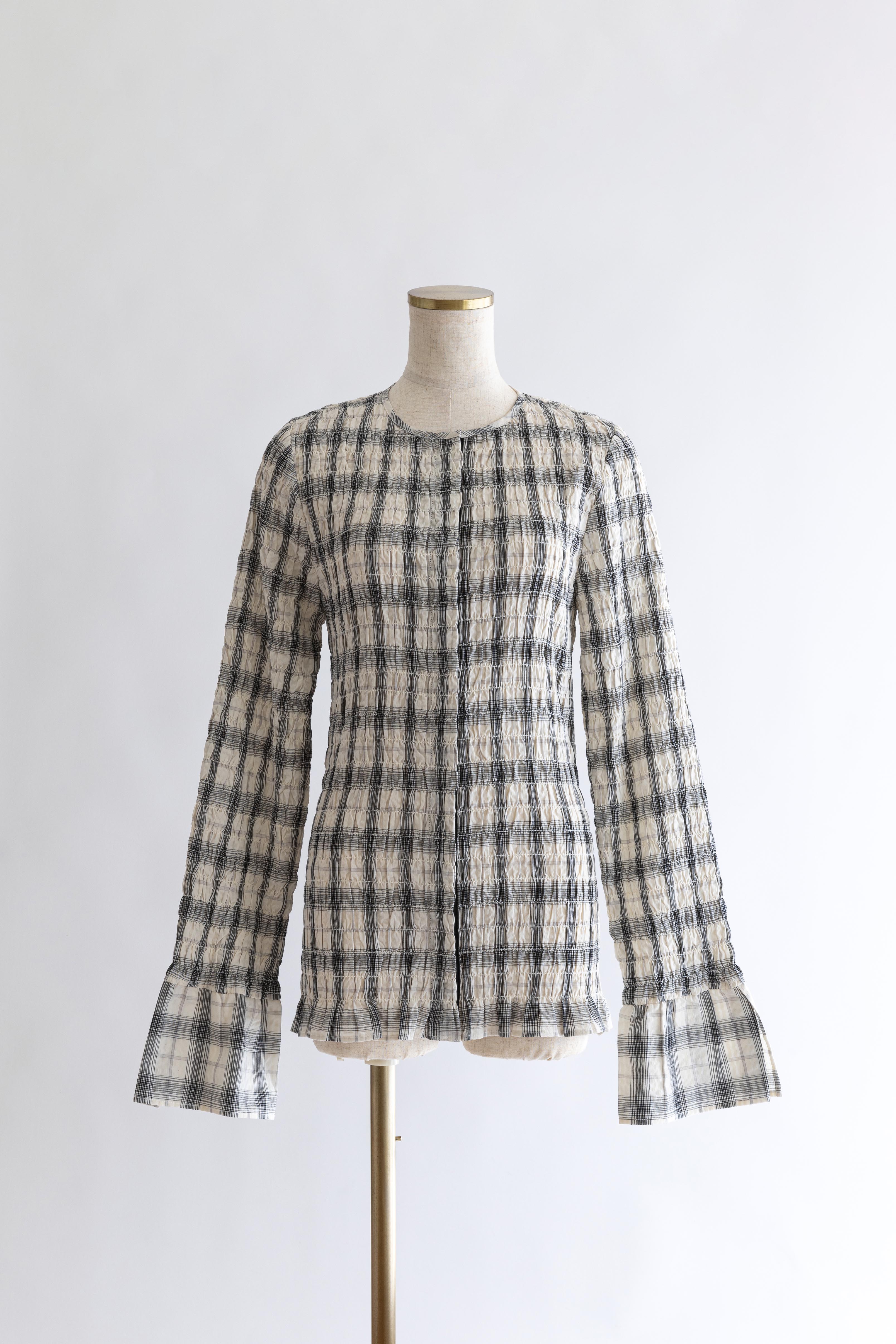 着用カラー:アイボリー