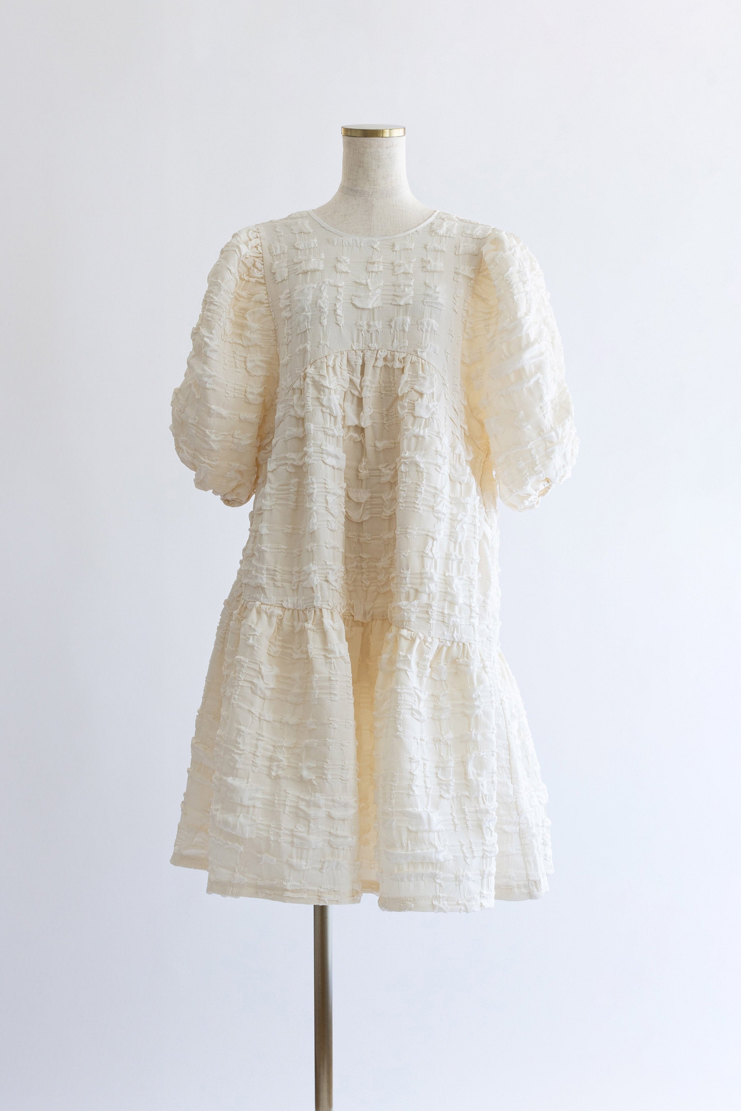 着用カラー:アイボリー