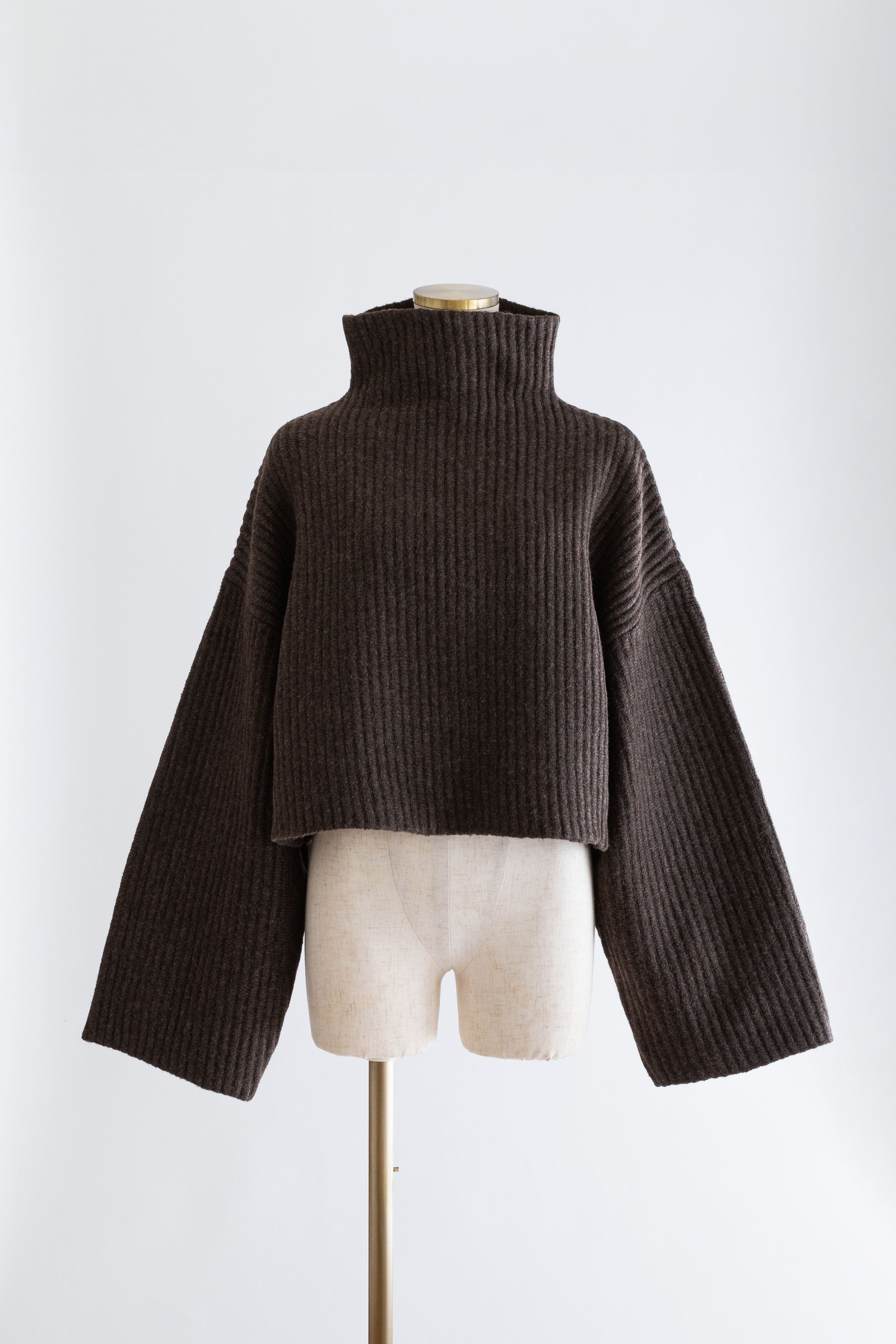 着用カラー:ブラウン