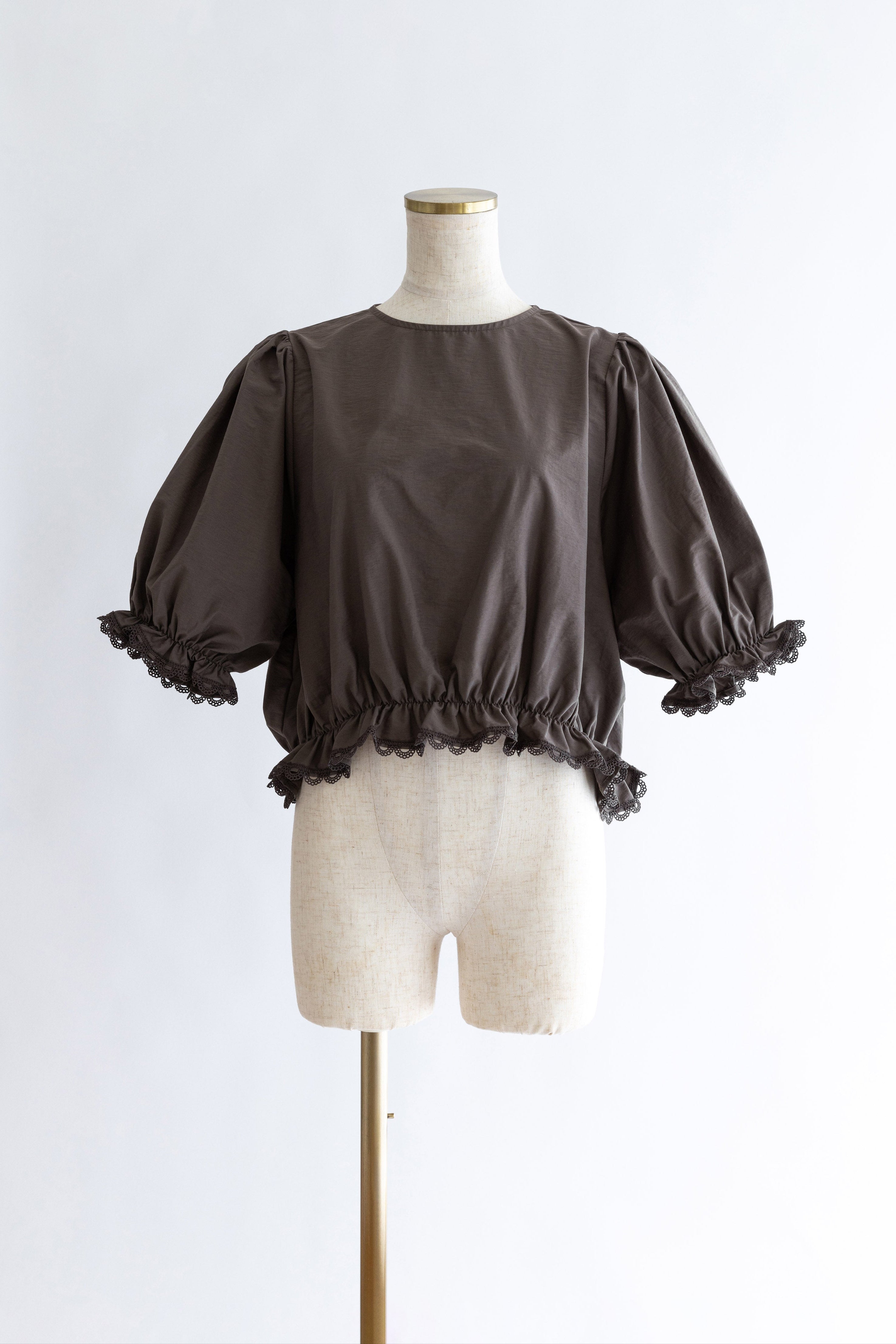 着用カラー:ブラウン